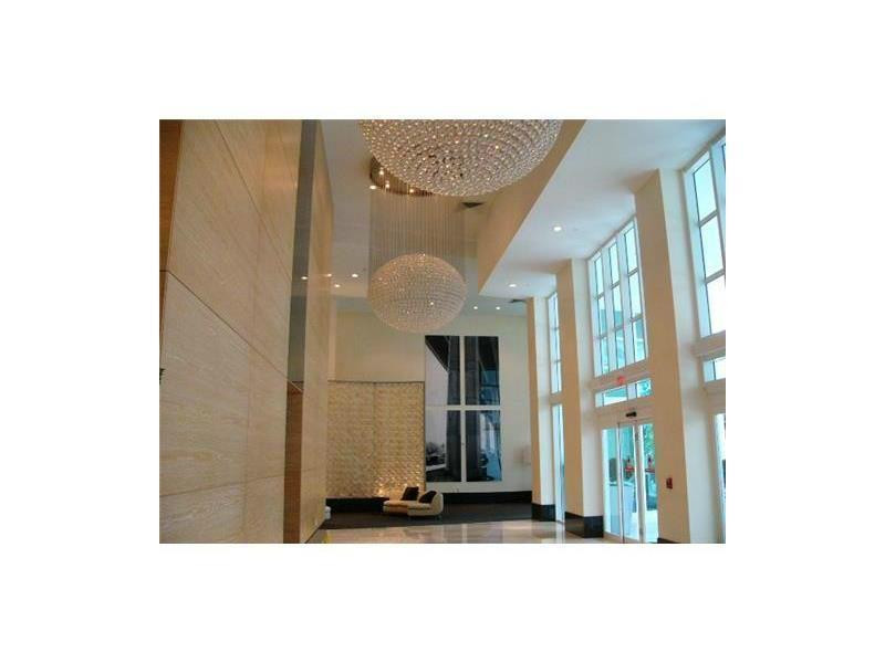 THE PLAZA 901 BRICKELL CONDO - Residential