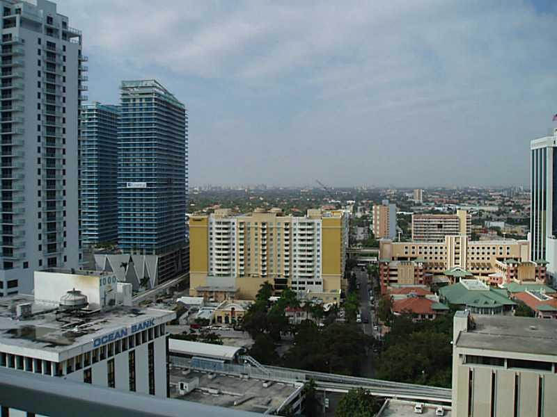THE PLAZA 901 BRICKELL CONDO - Residential