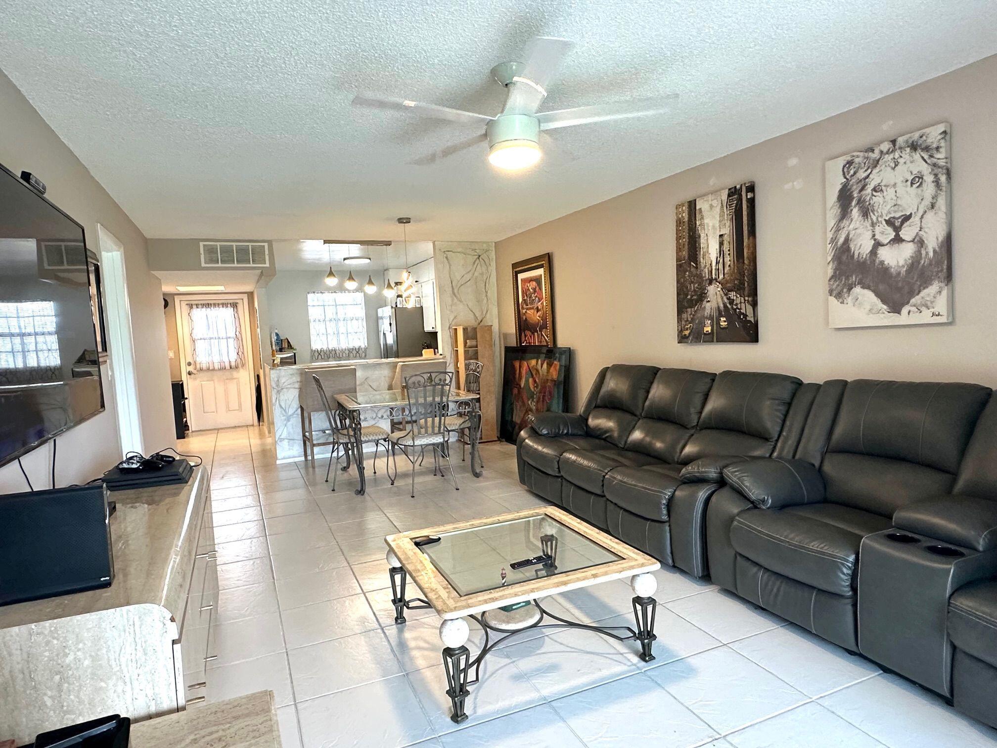 LAGO DEL REY CONDO - Residential