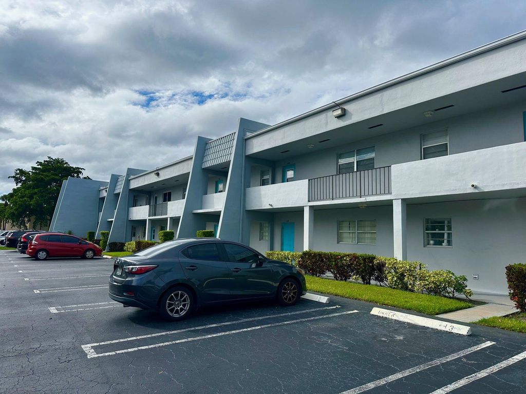 Photo of 2600 Fiore Way #207-B, Delray Beach, FL 33445 (MLS # R11136396)