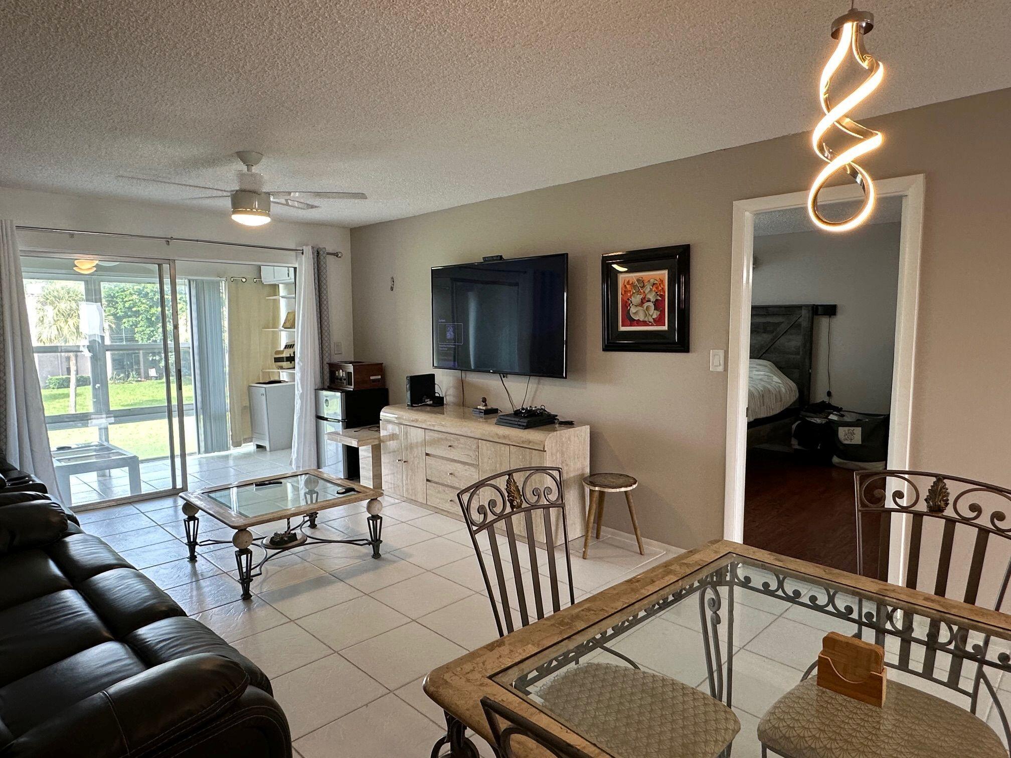 LAGO DEL REY CONDO - Residential