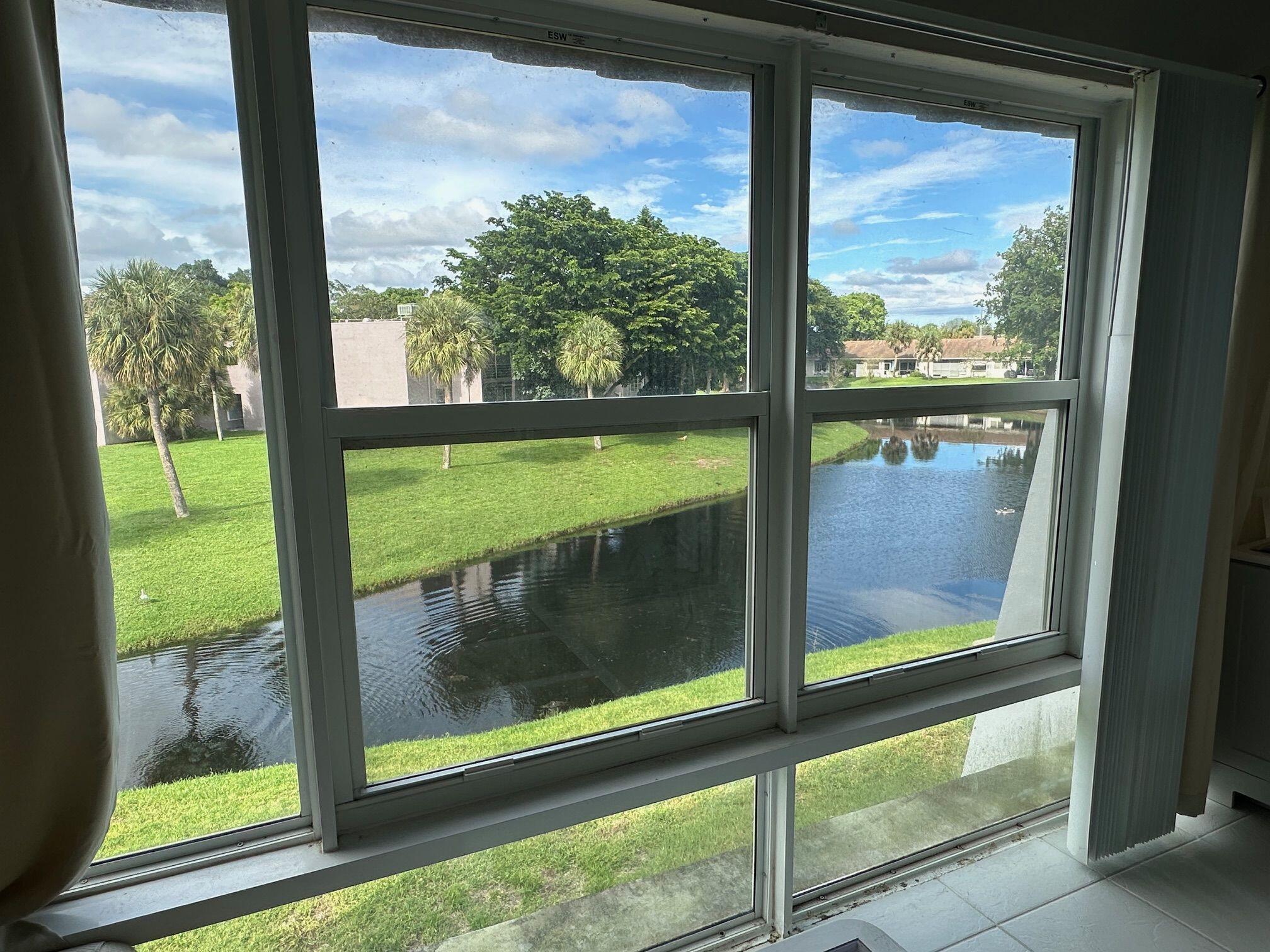 LAGO DEL REY CONDO - Residential