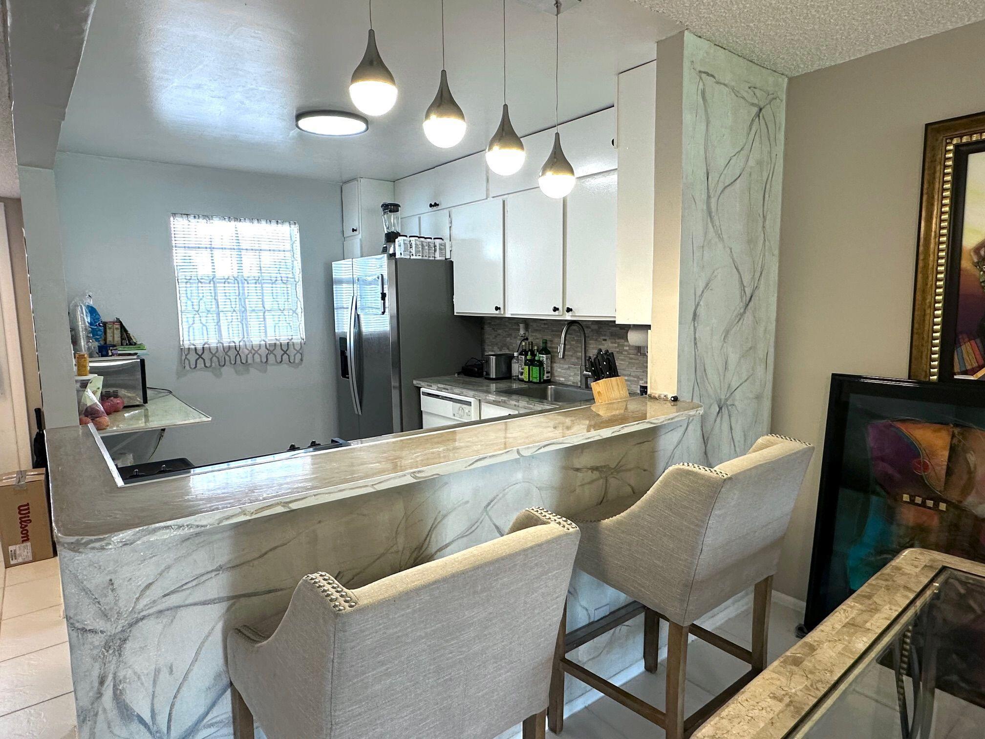 LAGO DEL REY CONDO - Residential