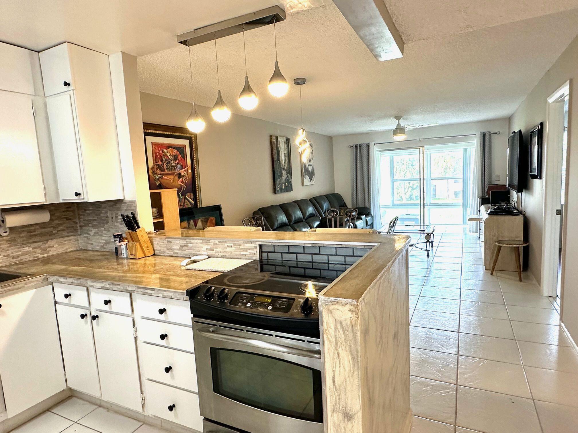 LAGO DEL REY CONDO - Residential