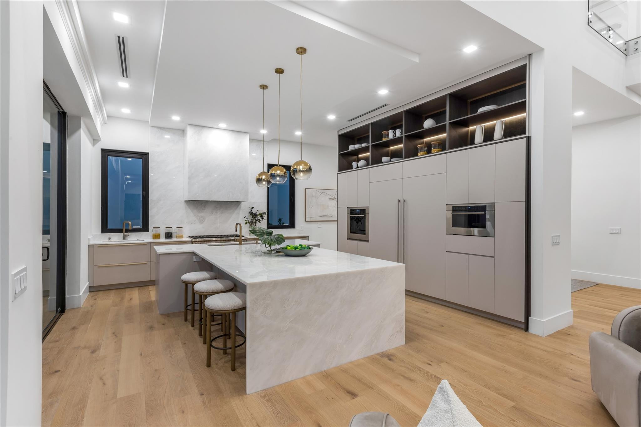 SUNSET LANE - Residential