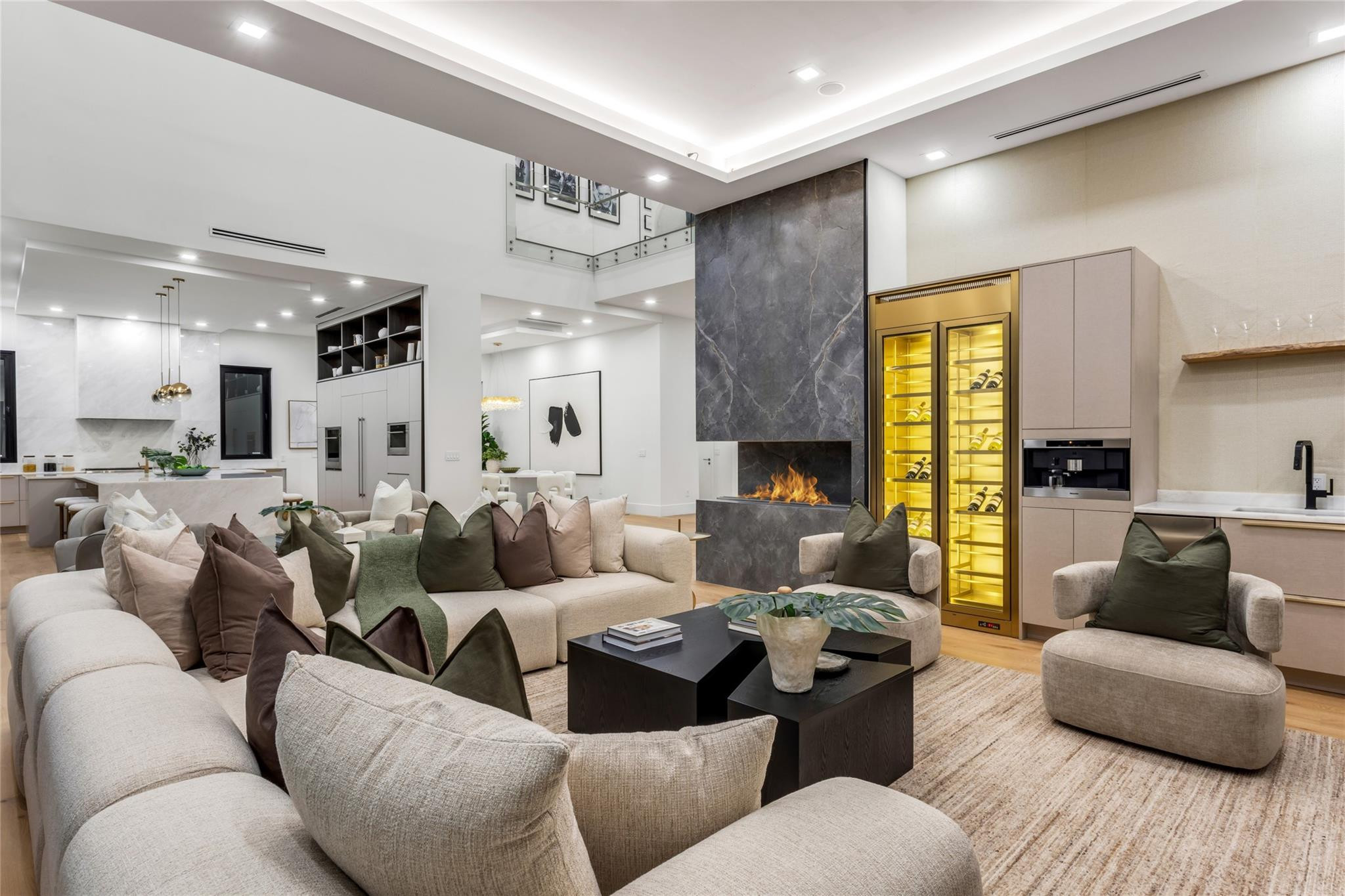 SUNSET LANE - Residential