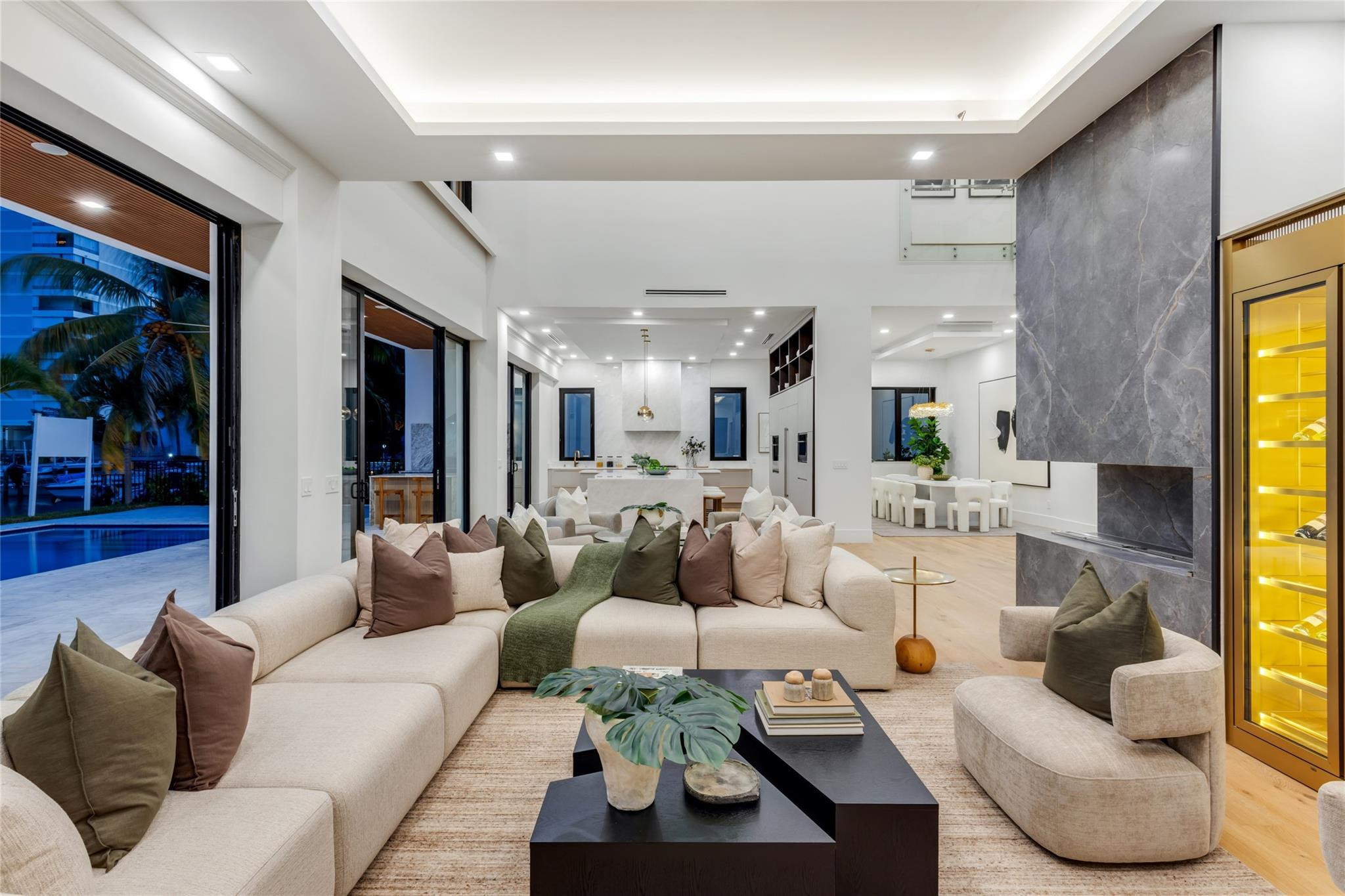 SUNSET LANE - Residential