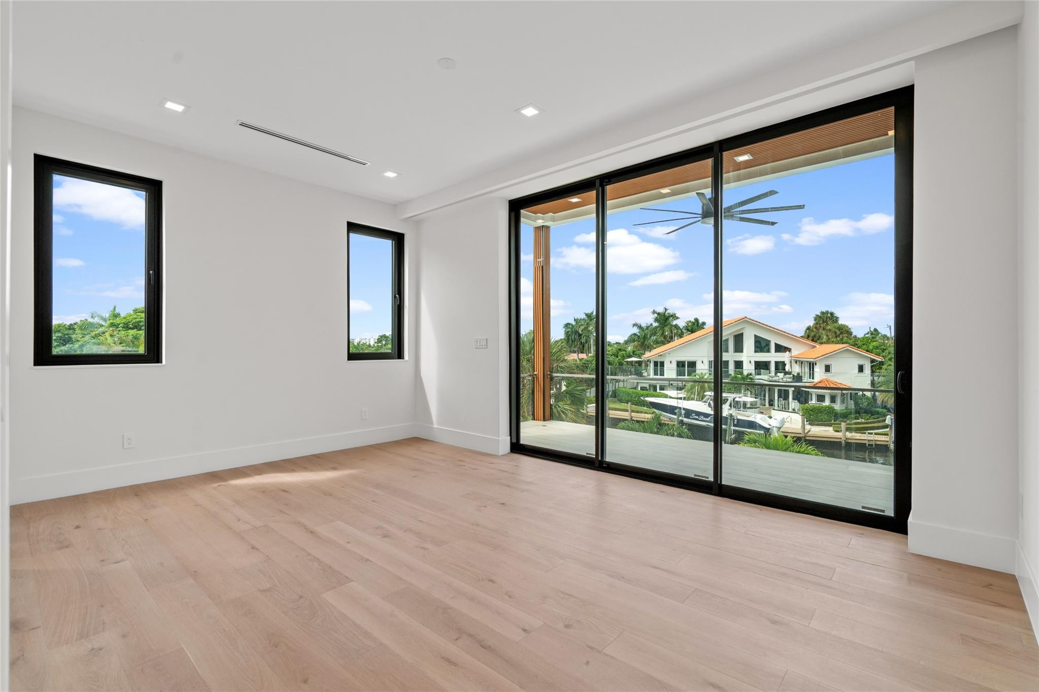 SUNSET LANE - Residential