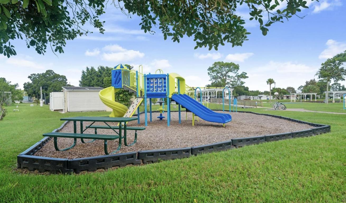 LAKEWOOD VILLAGE RO - Residential