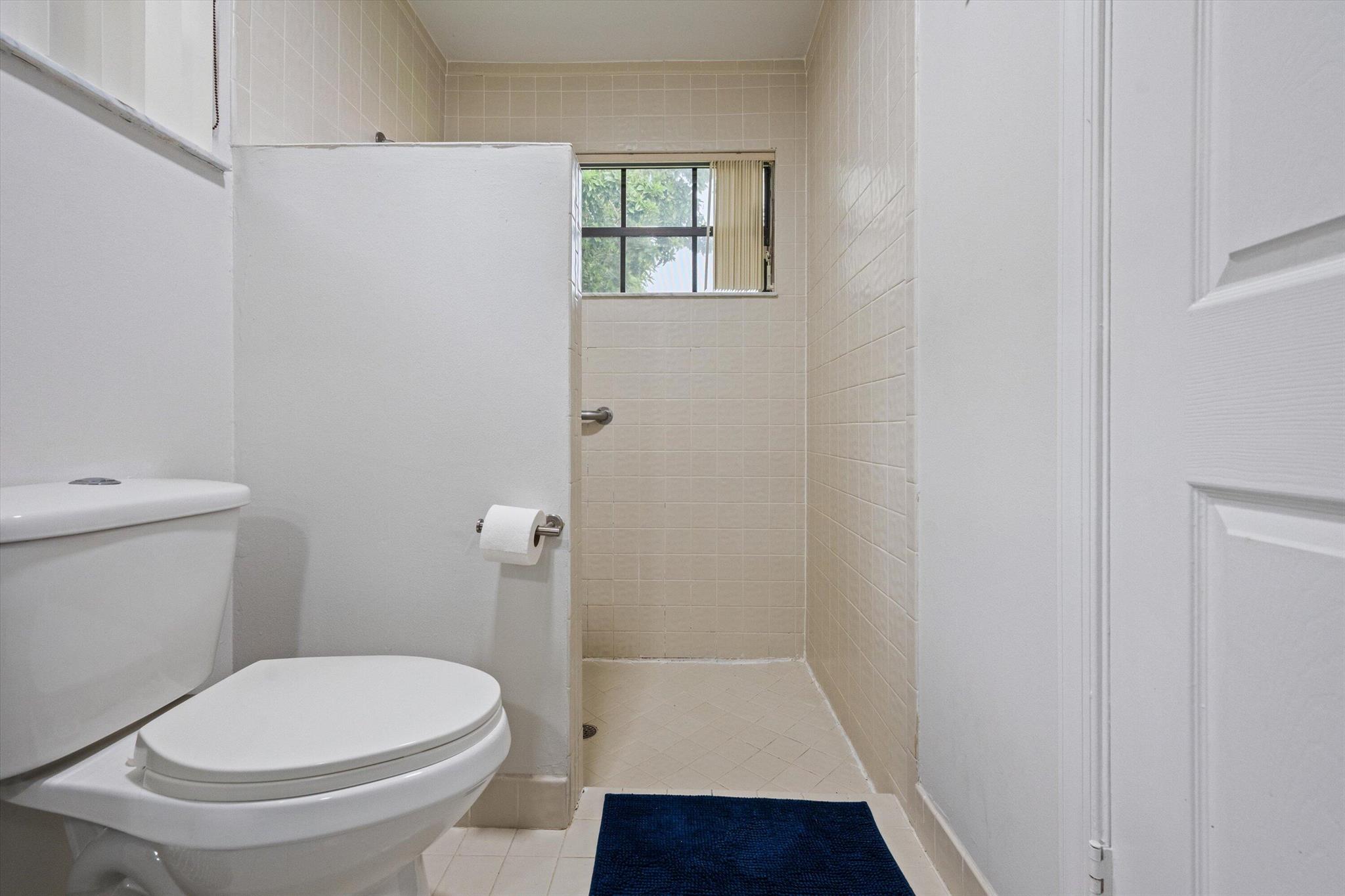WELLINGTON TR 42-B - Residential Lease