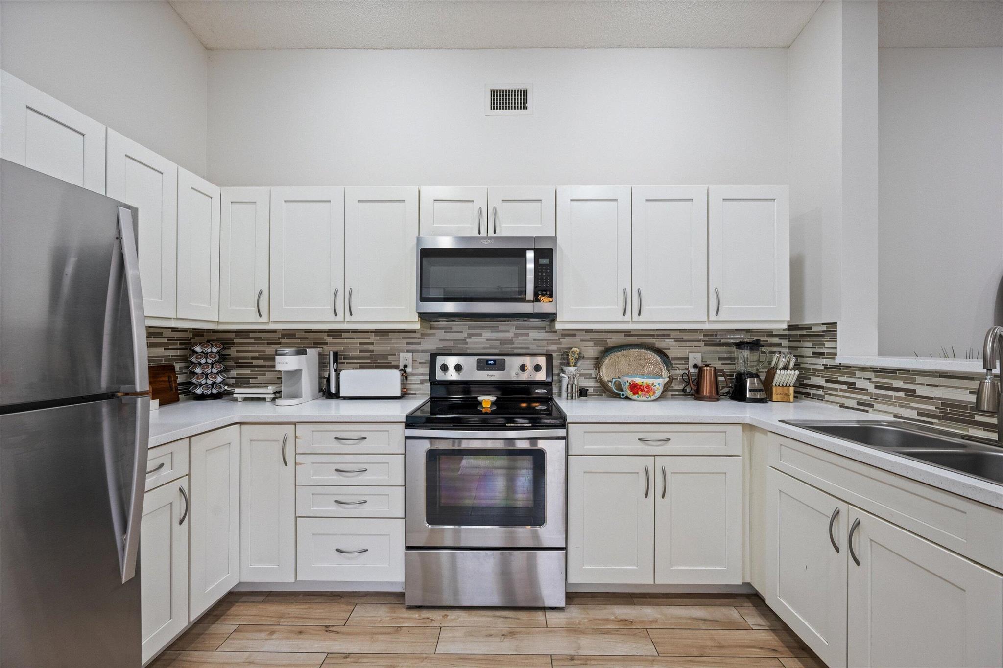 WELLINGTON TR 42-B - Residential Lease