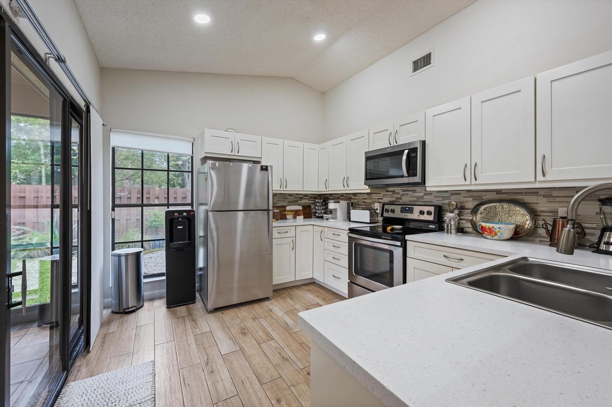 WELLINGTON TR 42-B - Residential Lease