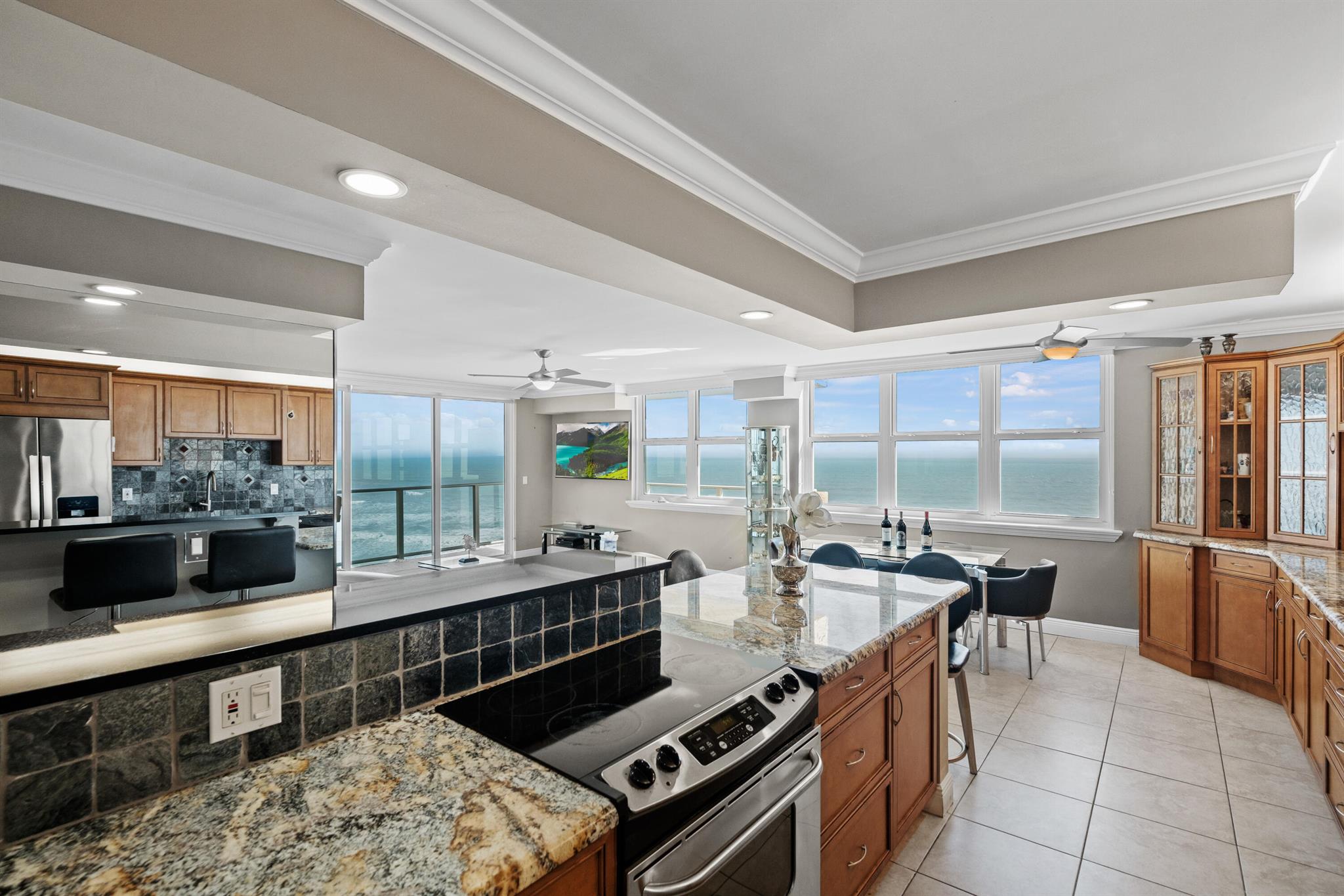 Aquarius Condo - Residential