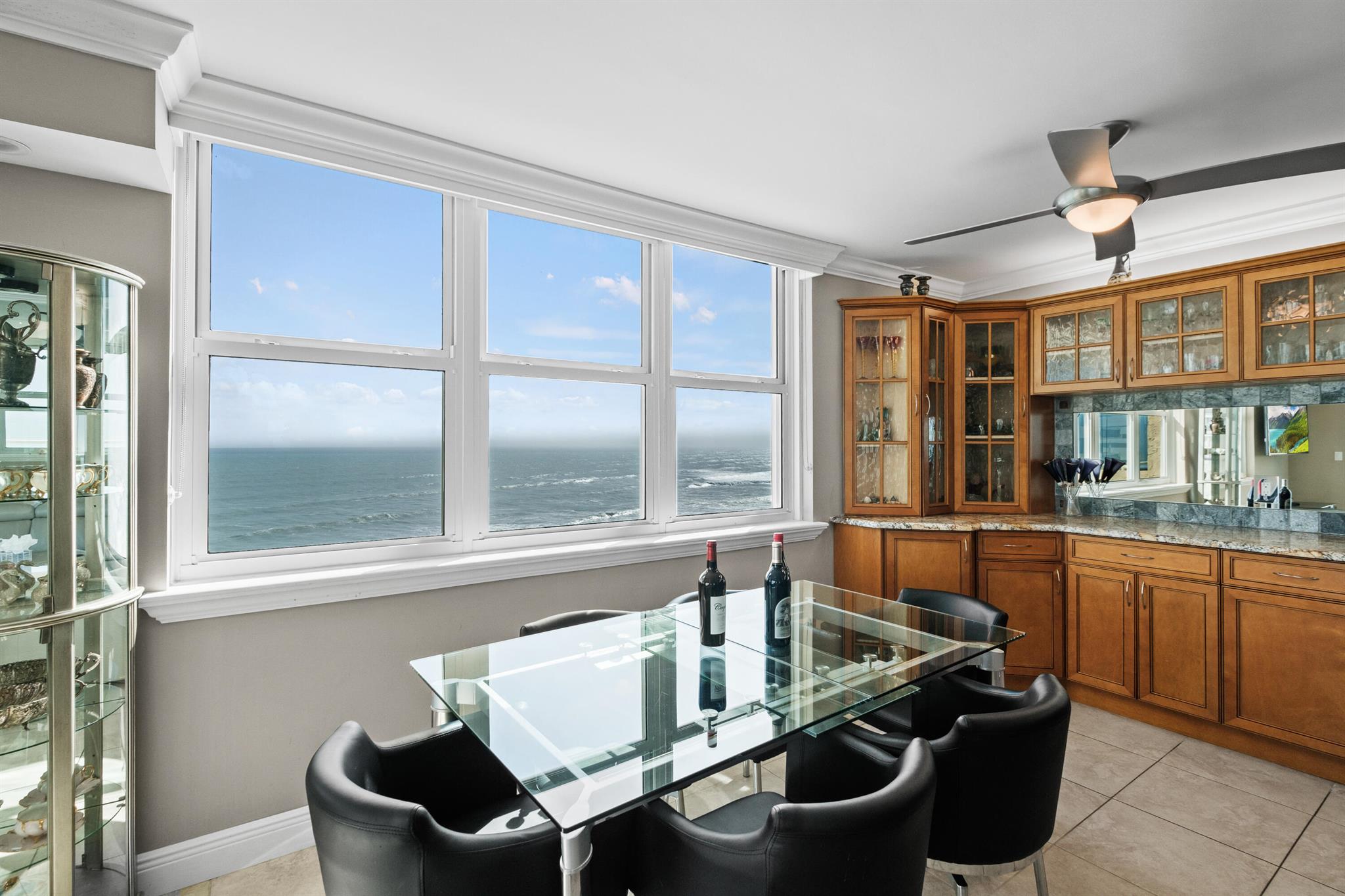 Aquarius Condo - Residential