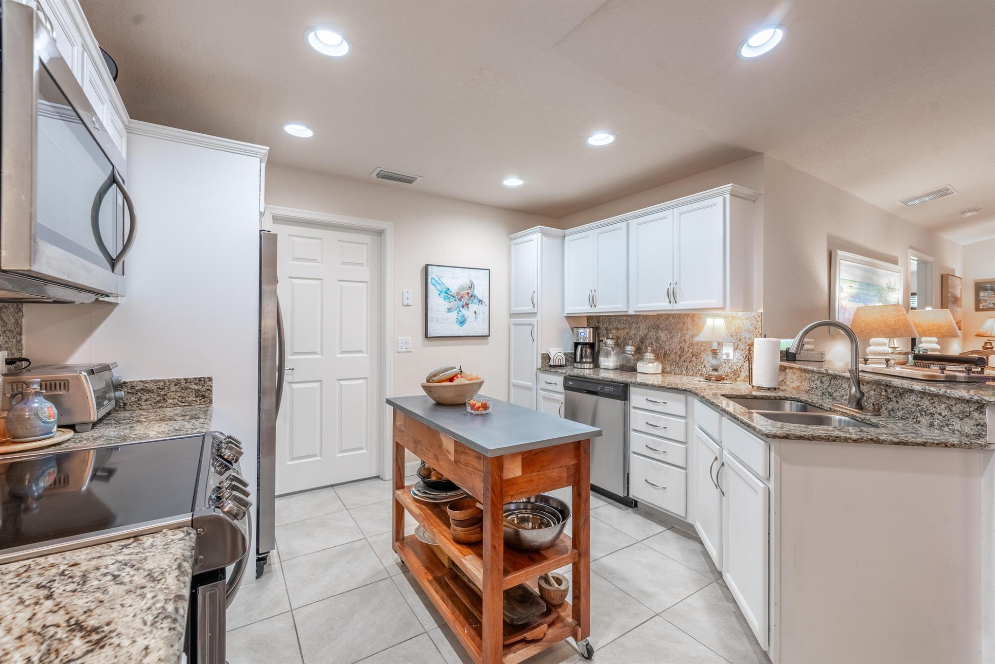 SPANISH LAKES COUNTRY CLUB VILLAGE LEASEHOLD ESTAT - Residential