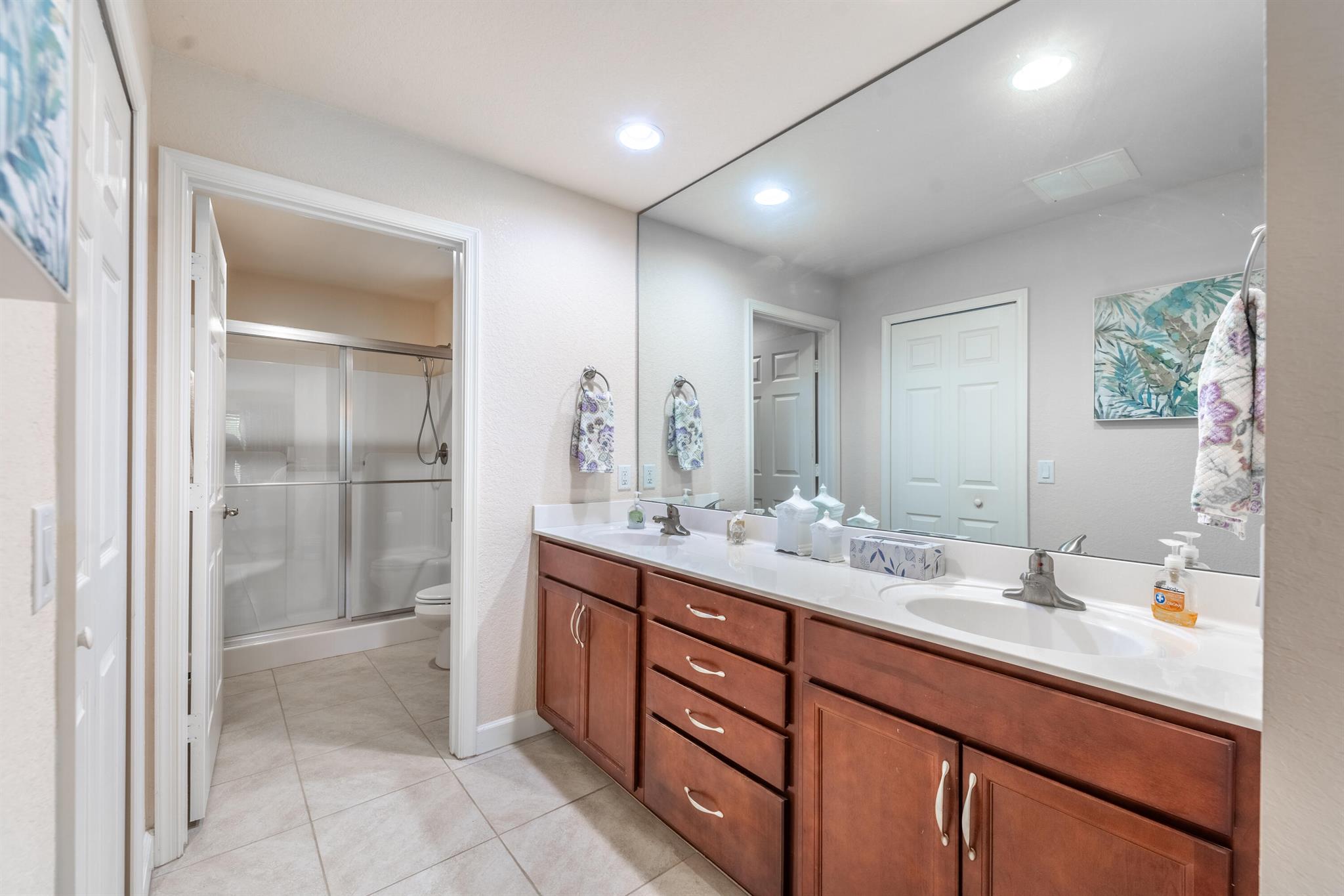 SPANISH LAKES COUNTRY CLUB VILLAGE LEASEHOLD ESTAT - Residential