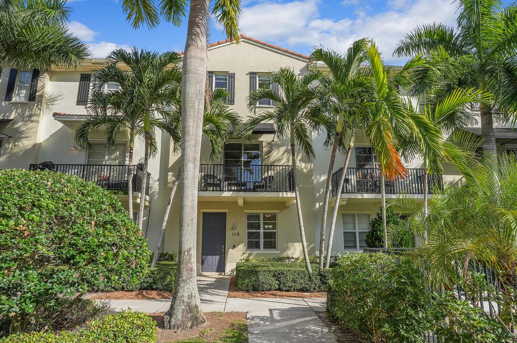 Photo of 119 Greenwich Circle, Jupiter, FL 33458 (MLS # R11051542)