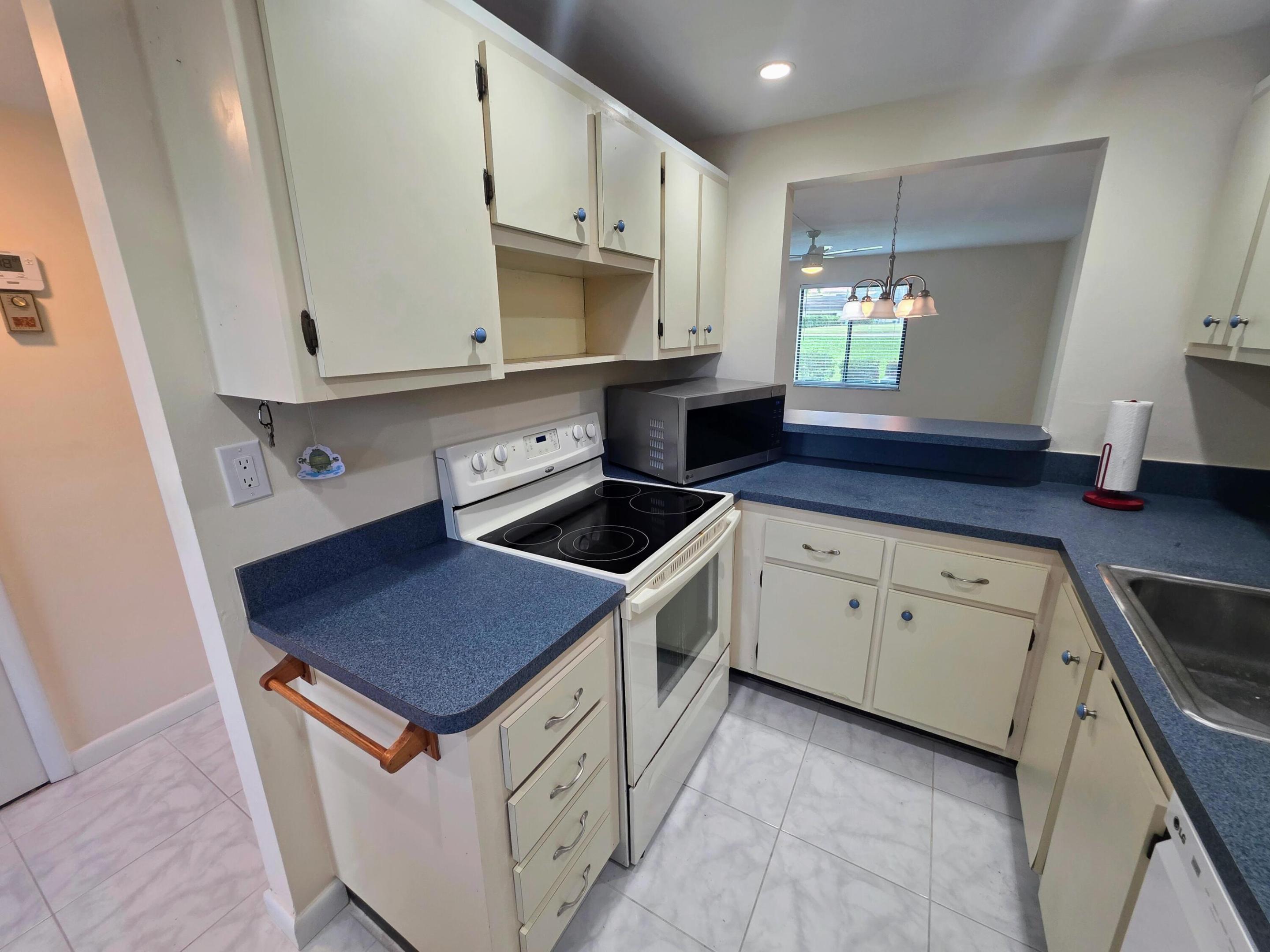 MILES GRANT CONDO - Residential