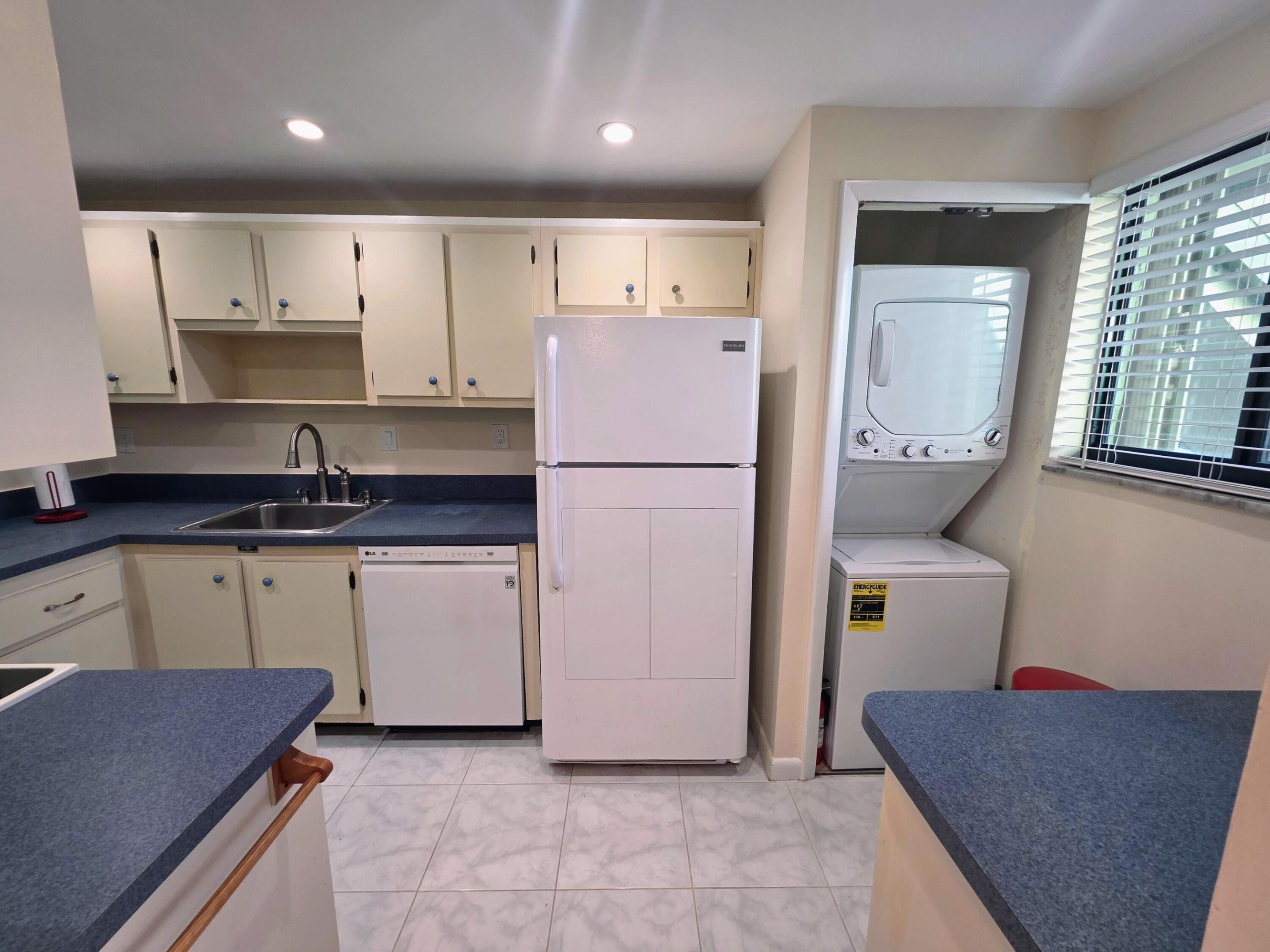 MILES GRANT CONDO - Residential