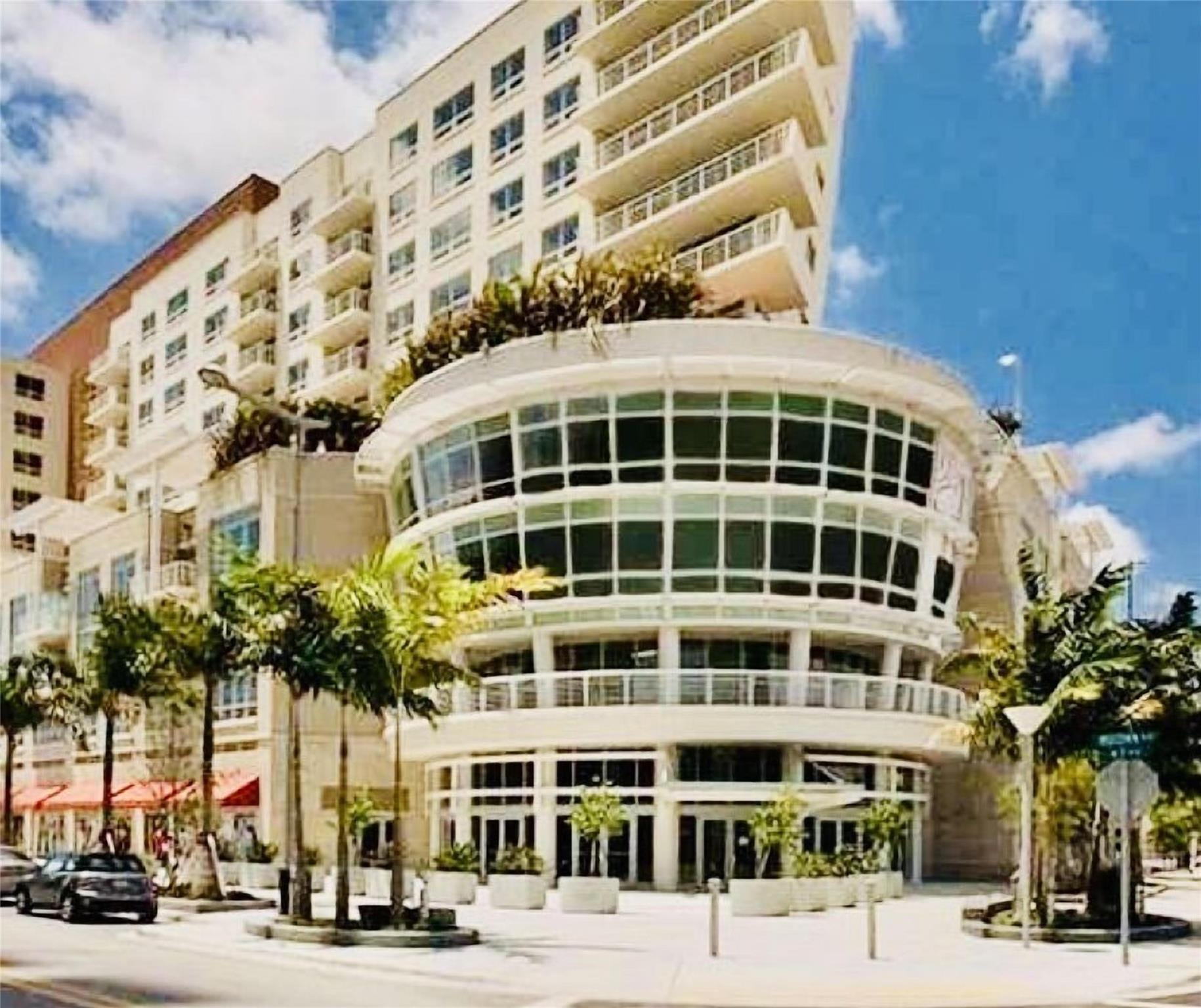 Stunning, Immaculate Turn-Key Condo in the Heart of Midtown Miami
Enjoy breathtaking sunsets from this oversized, beautifull 1-bedroom, 1-bathroom residence boasts 10-ft ceilings, exposed concrete, and a sleek kitchen with stainless steel appliances and granite countertops. New 2.5 ton AC with Ecobee for remote control, new microwave, large capacity Samsung washer/dryer.
Perfect as a primary home or an income-generating investment. This turn-key unit is located in Midblock, one of the most iconic, highly desirable and very well maintained buildings in Midtown Miami and most furniture can be included.
With no rental restrictions, the unit can be leased through Airbnb or other platforms, making it an exceptional opportunity for investors seeking strong returns.