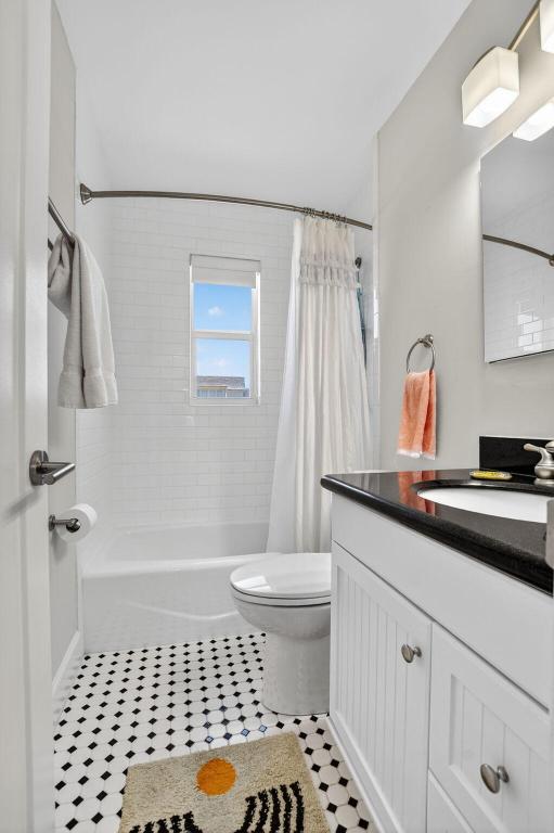 VIRGINIA KAYE CO-OP - Residential