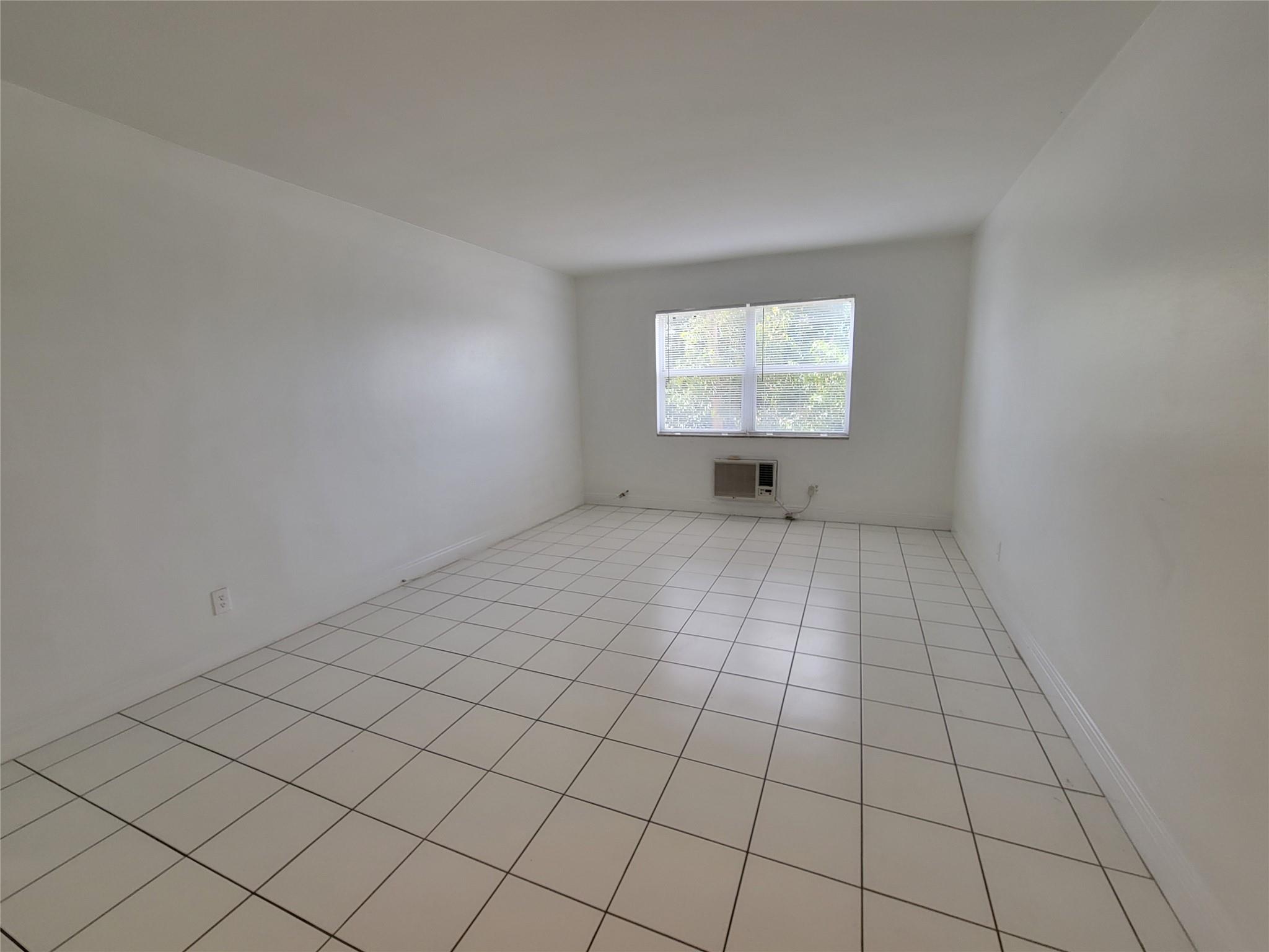 1050 E Sample Road 203