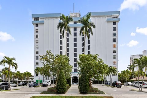 Condominium in West Palm Beach FL 3800 Washington Road.jpg
