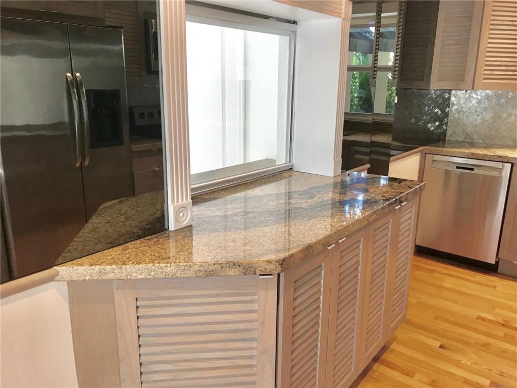 Las Olas Park Corr 6-12 B - Residential