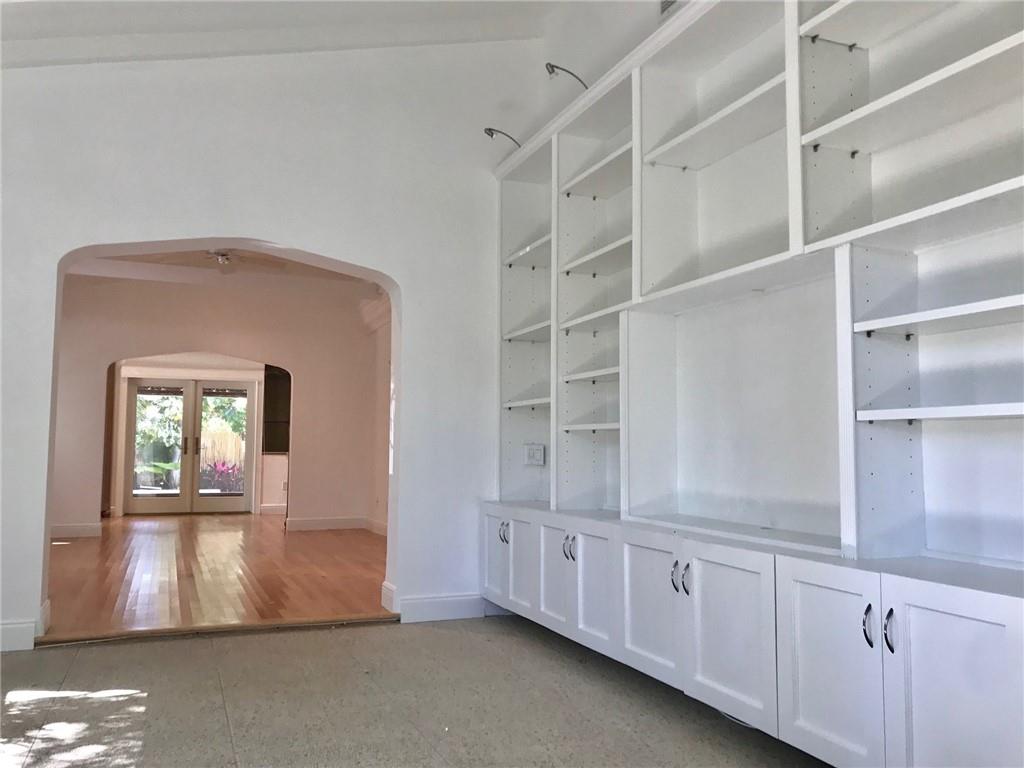 Las Olas Park Corr 6-12 B - Residential