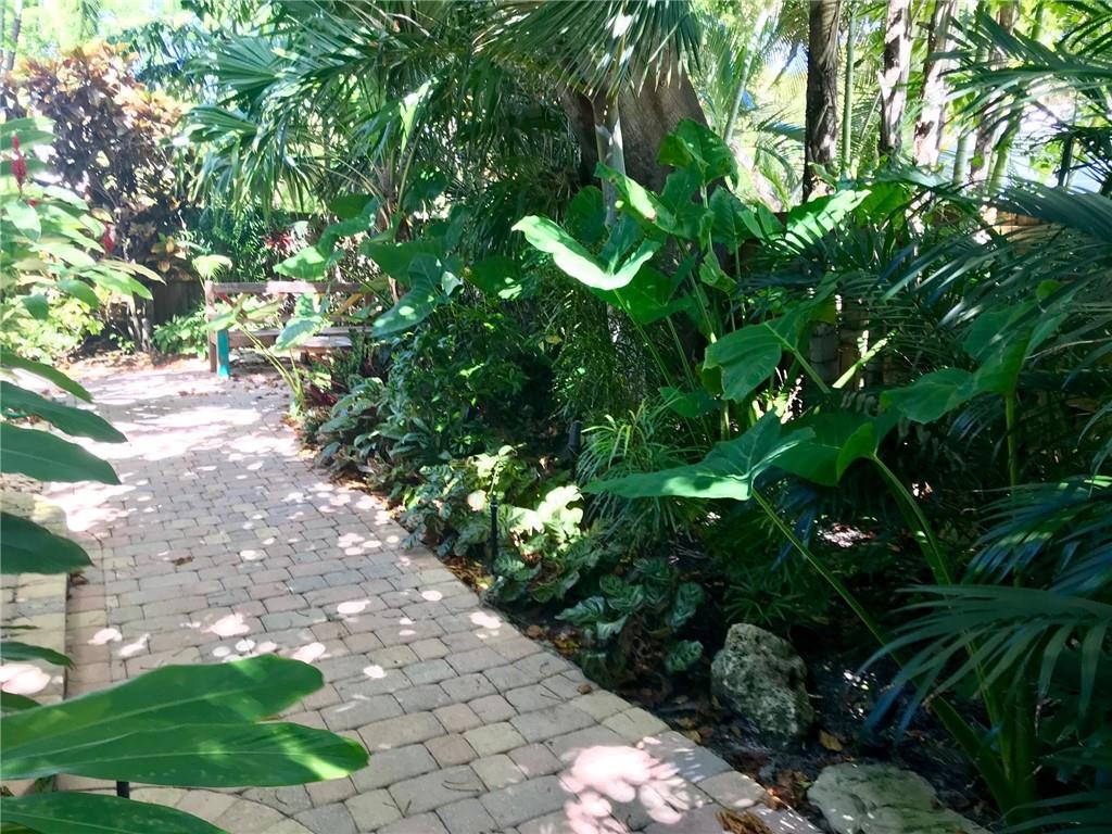 Las Olas Park Corr 6-12 B - Residential