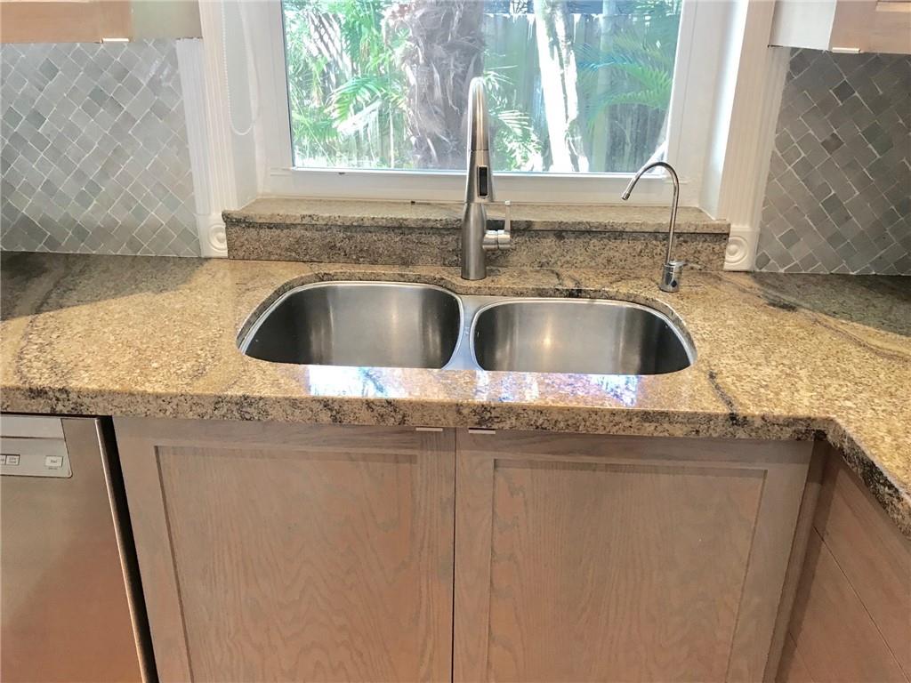 Las Olas Park Corr 6-12 B - Residential