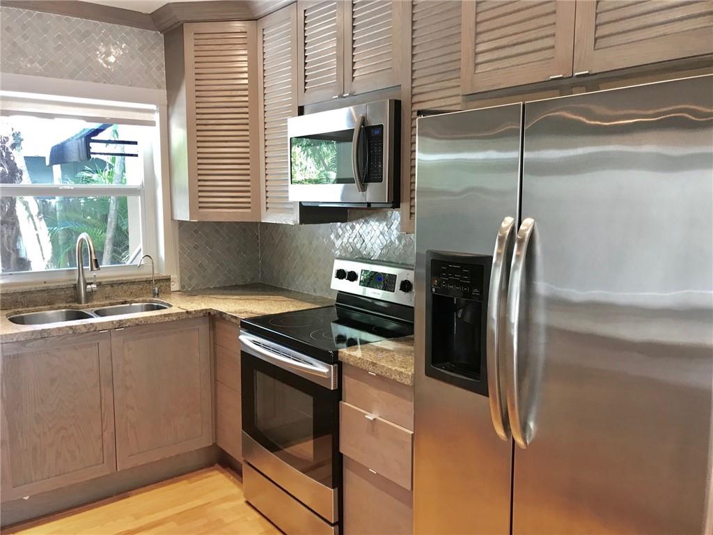 Las Olas Park Corr 6-12 B - Residential