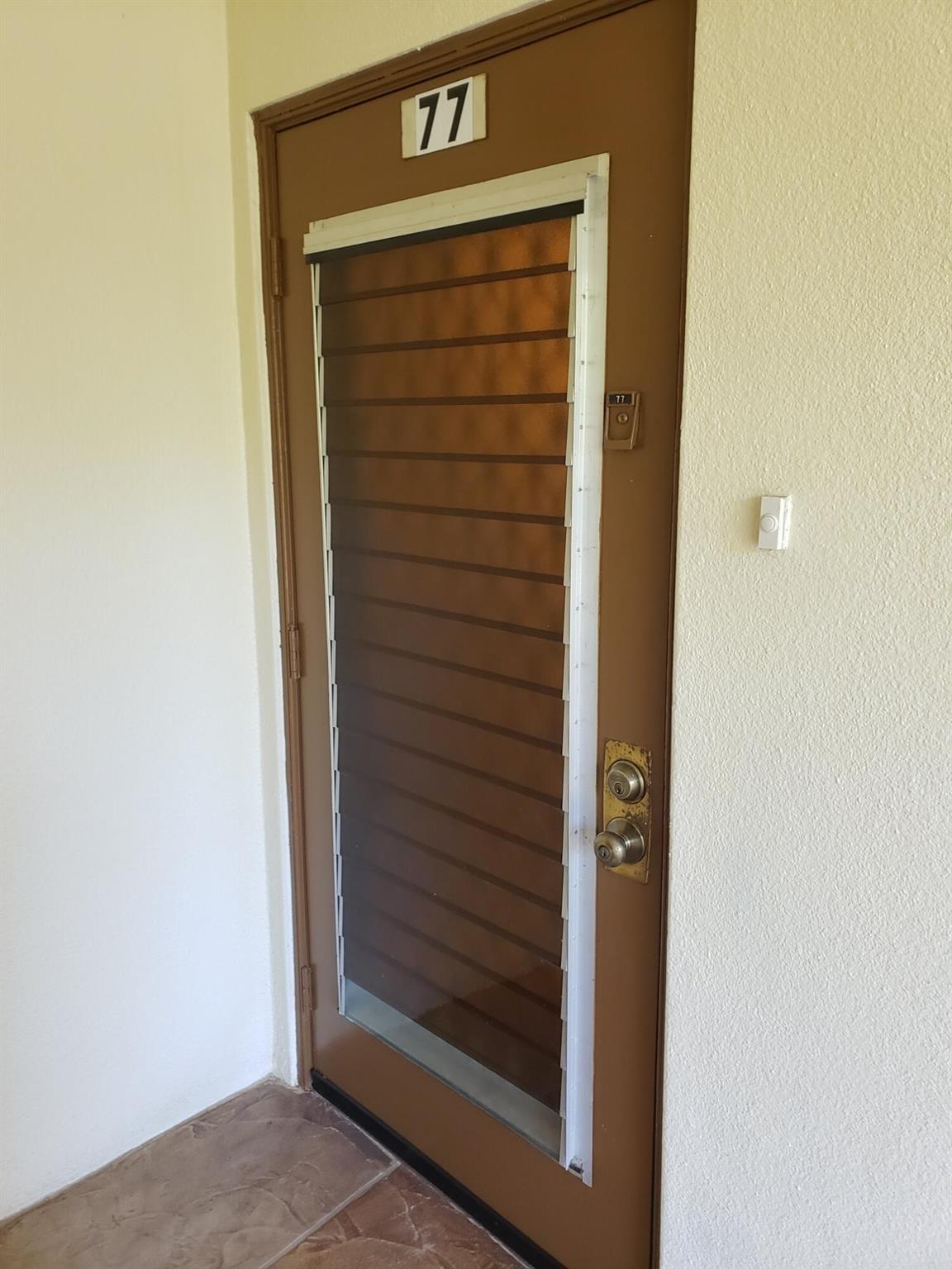 BEAUTIFUL SPECIAL C WITH NEWER KTICHEN AND BATHROOM WITH A WALK IN SHOWER. PATIO IF OFF OF THE LIVING ROOM AND DINING AREA. OPEN CONCEPT KITCHEN. APARTMENT IS FOR RENT OR FOR SALE.CURRENTLY OWNER OCCUPIED BUT WILL BE AVAILABLE AS OF OCTOBER 1ST.