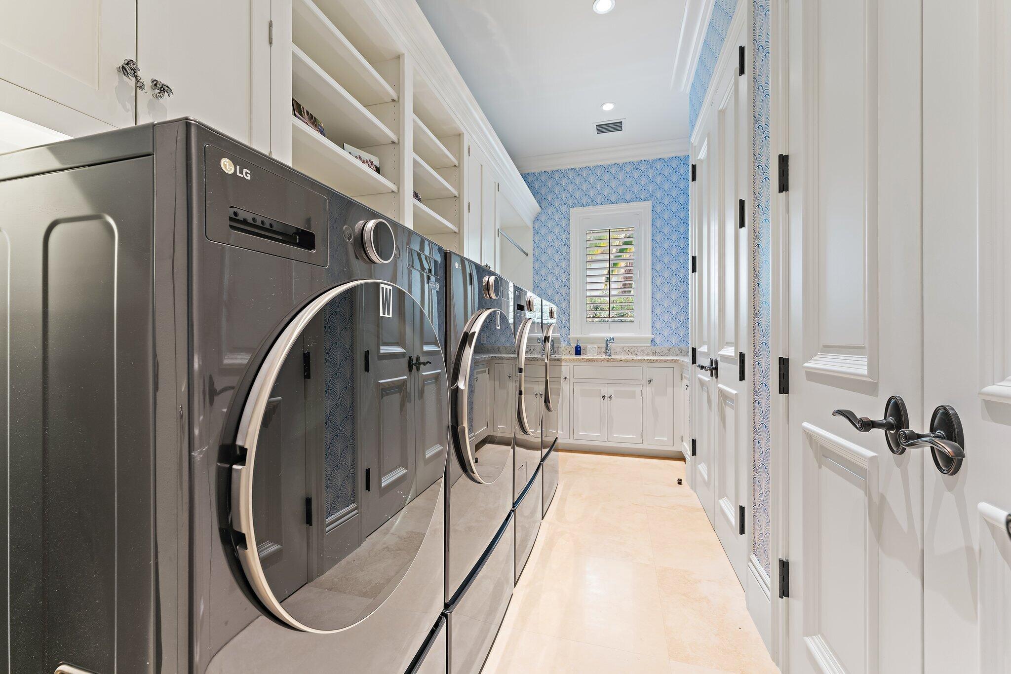 ADMIRALS COVE - Residential