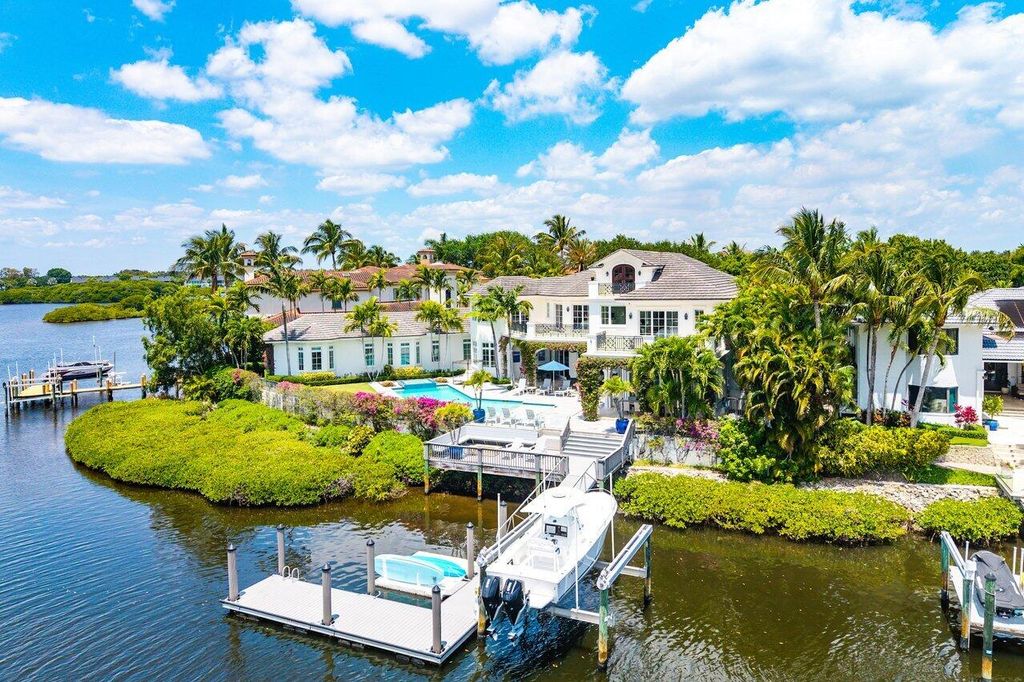 Photo of 103 Quayside Drive, Jupiter, FL 33477 (MLS # B26024768)