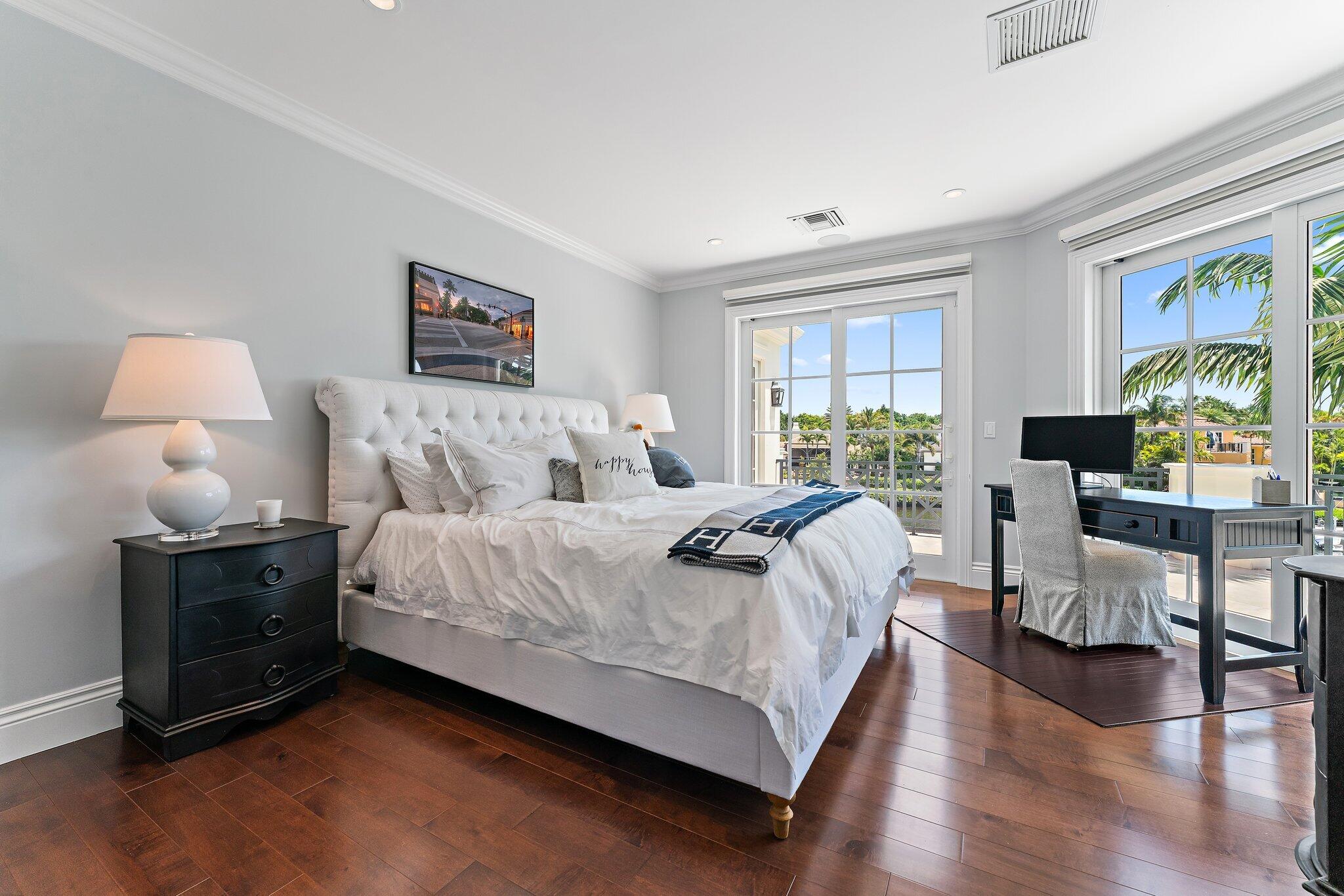 ADMIRALS COVE - Residential