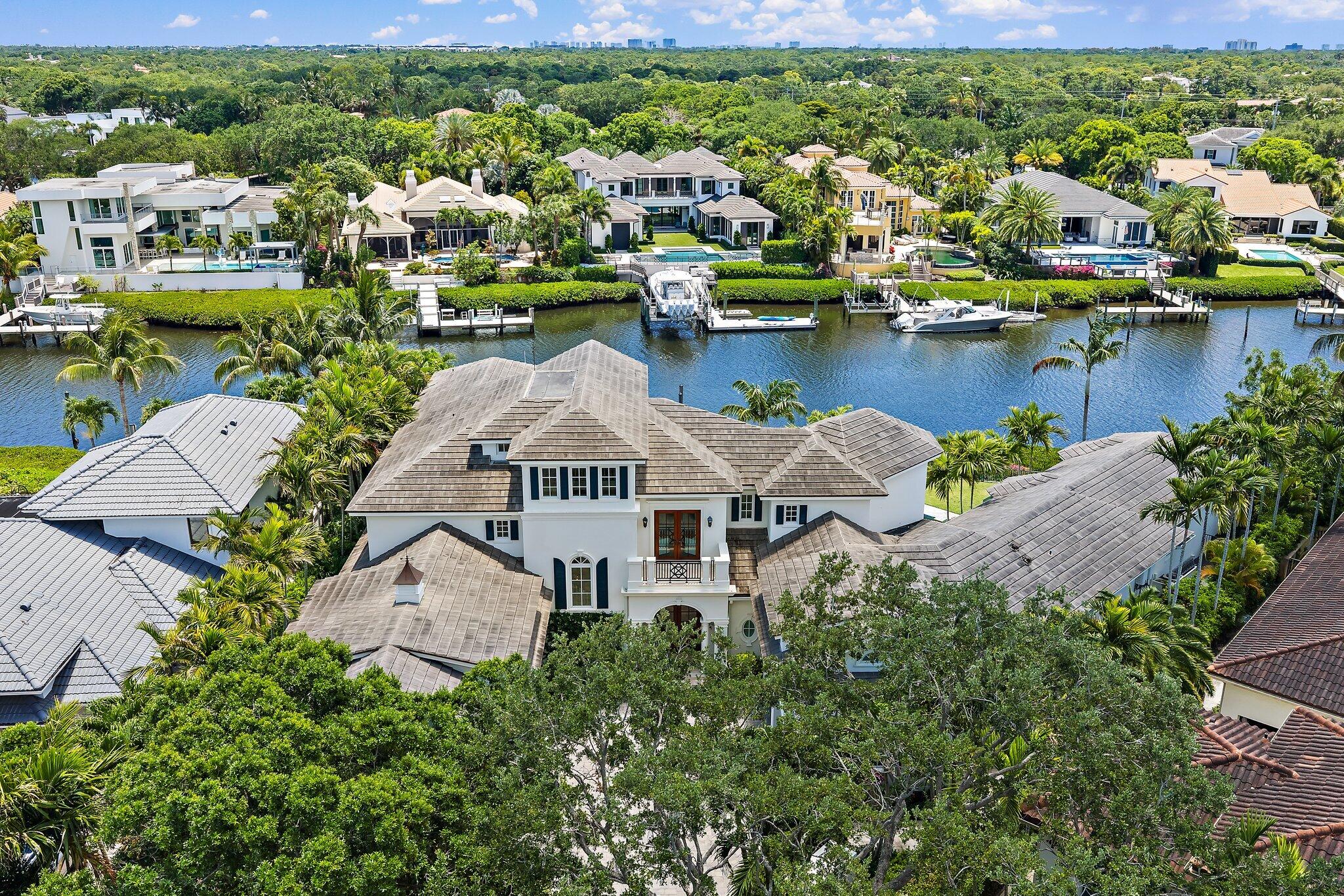 ADMIRALS COVE - Residential