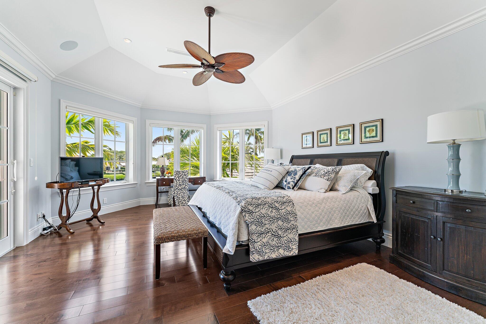 ADMIRALS COVE - Residential