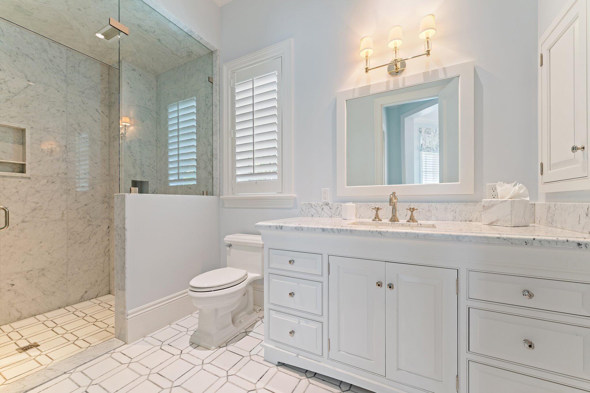 ADMIRALS COVE - Residential