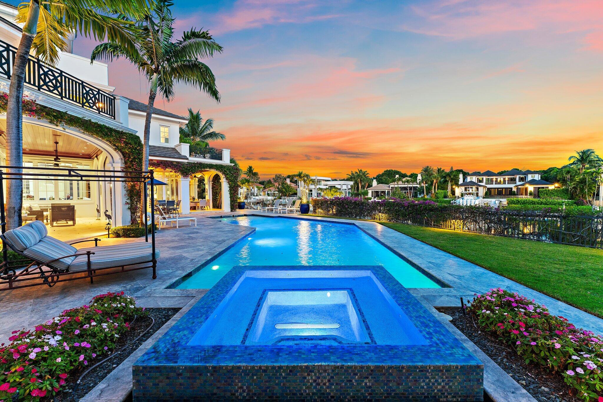 ADMIRALS COVE - Residential