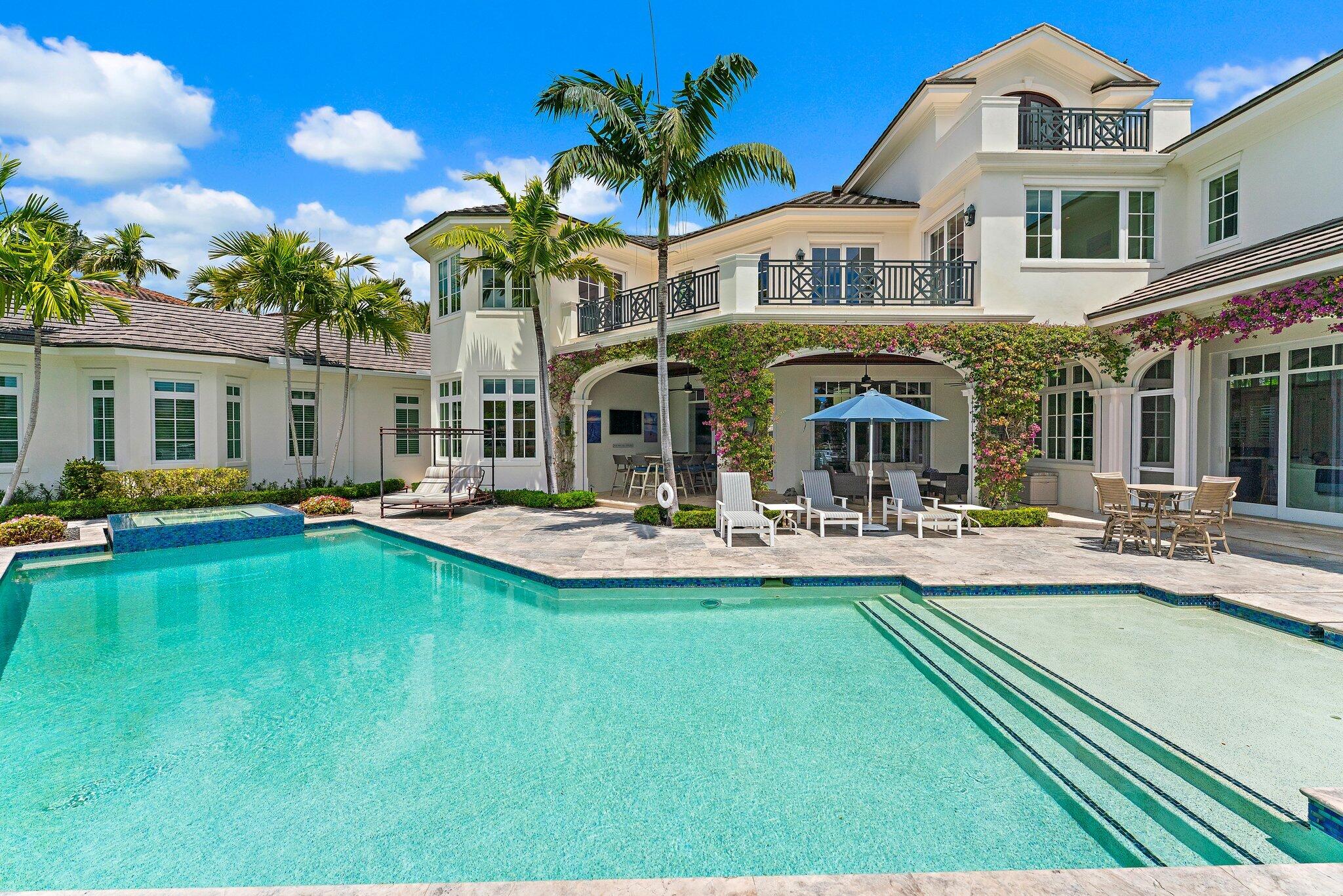 ADMIRALS COVE - Residential