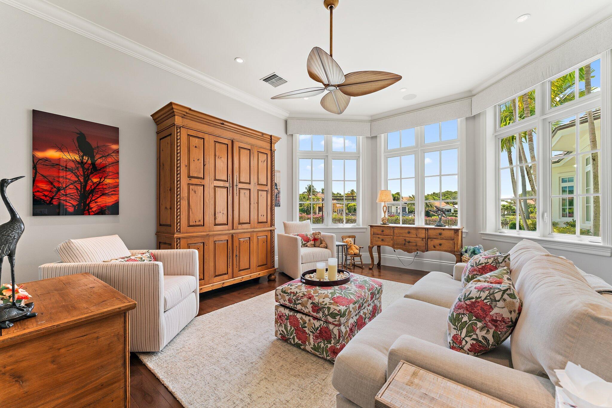 ADMIRALS COVE - Residential