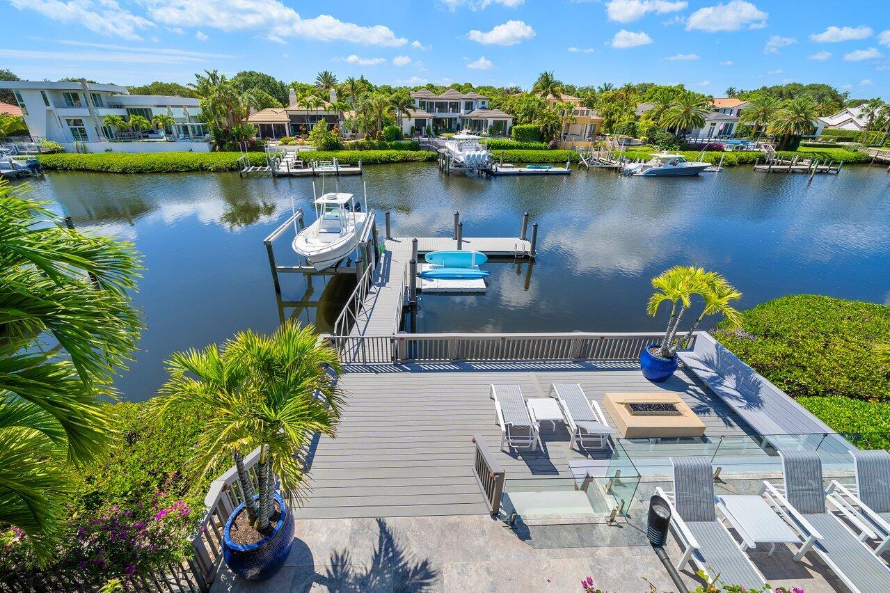 ADMIRALS COVE - Residential
