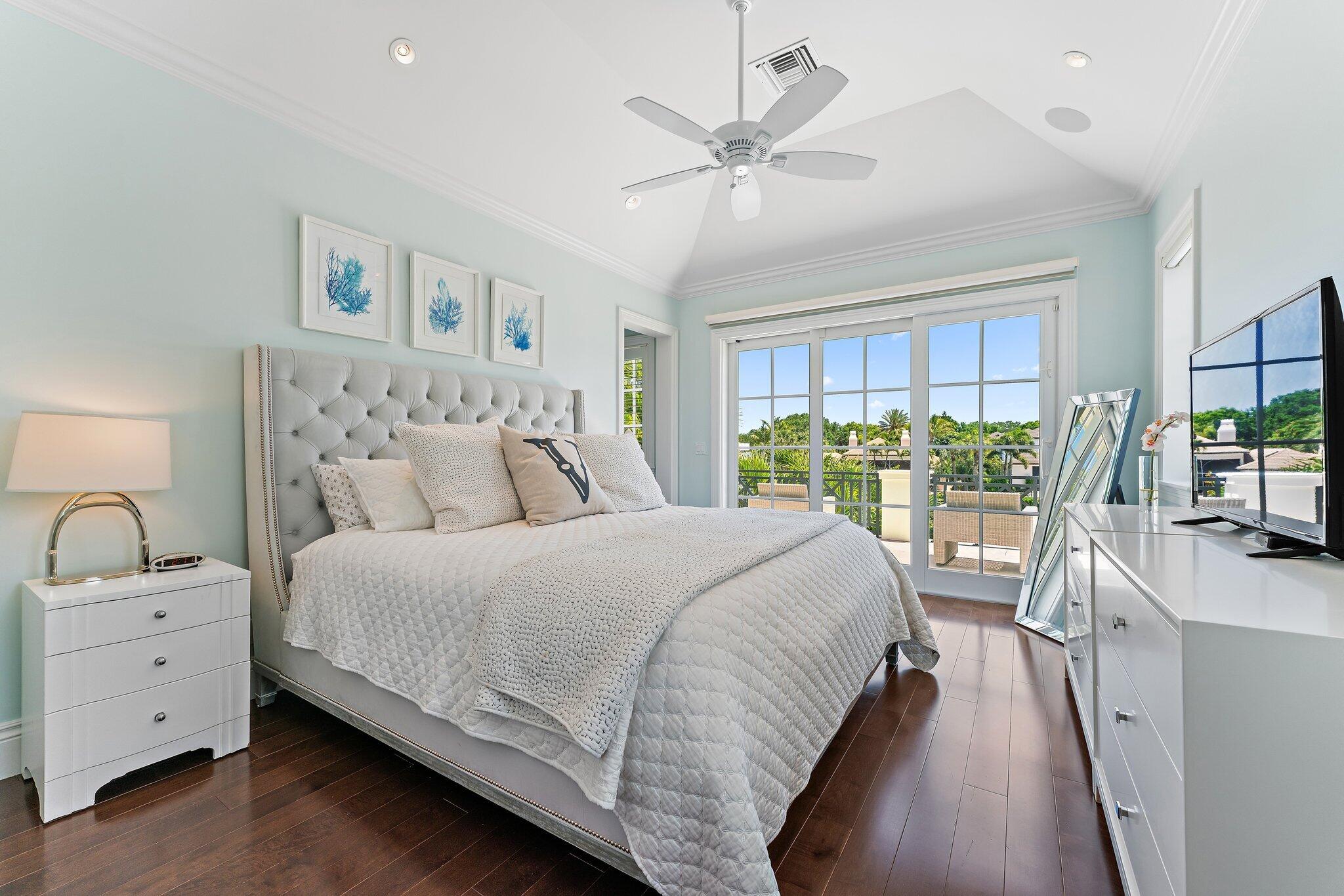 ADMIRALS COVE - Residential