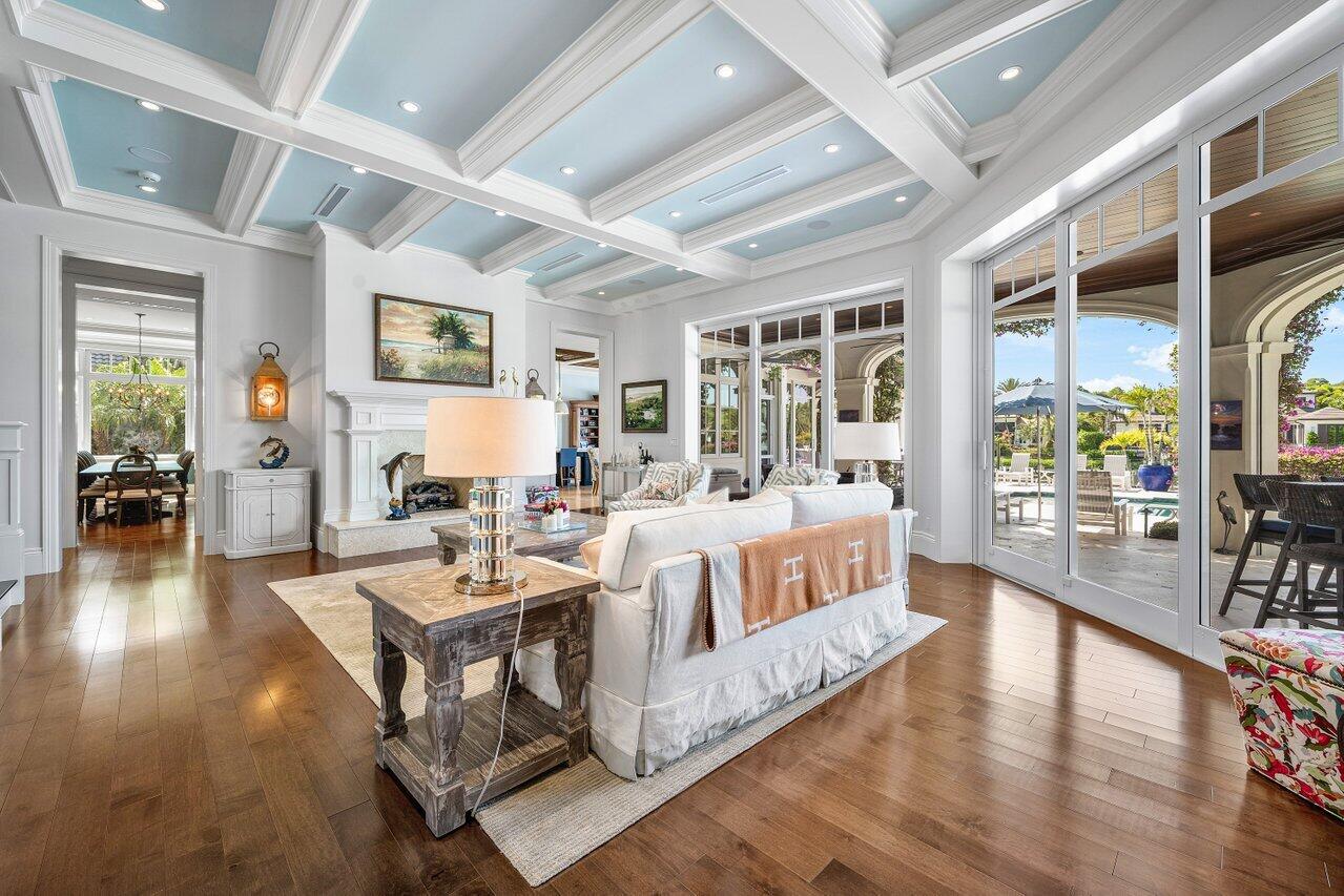 ADMIRALS COVE - Residential