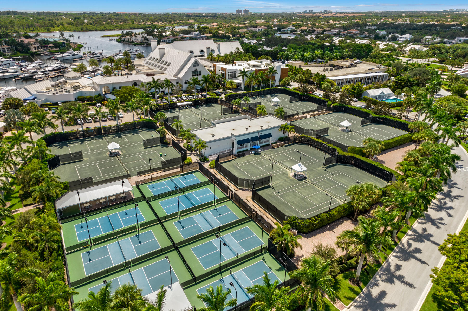 ADMIRALS COVE - Residential
