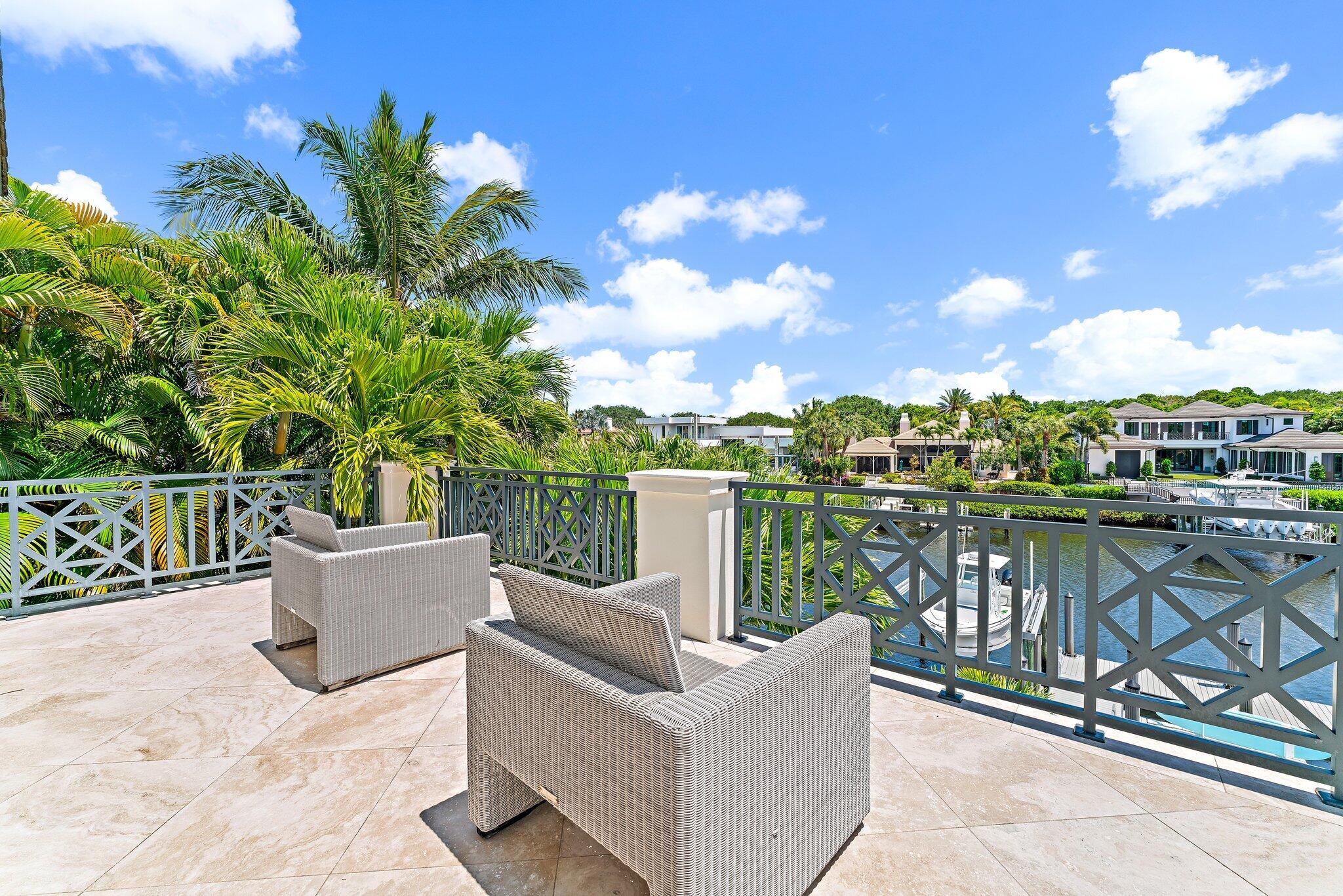 ADMIRALS COVE - Residential