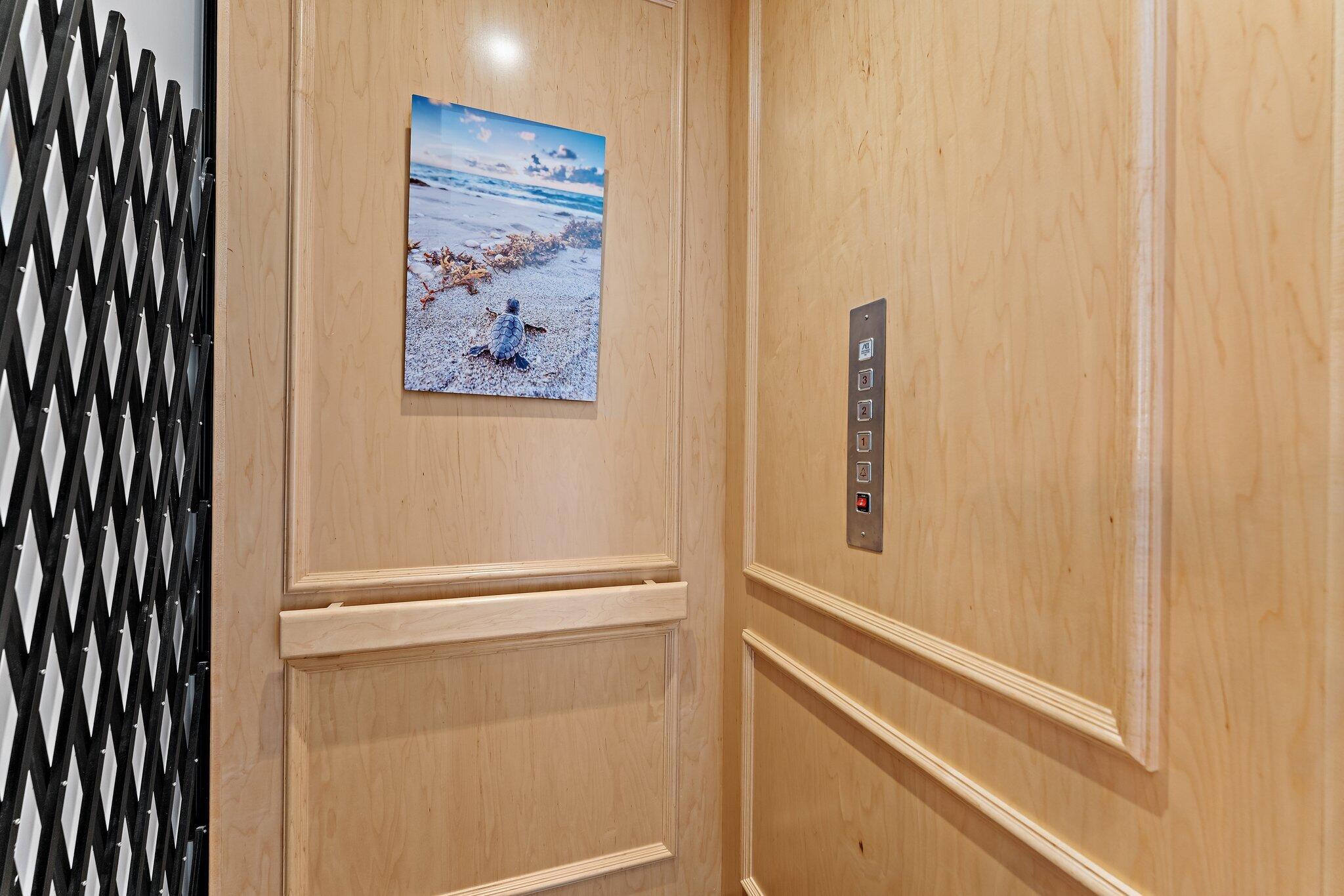 ADMIRALS COVE - Residential