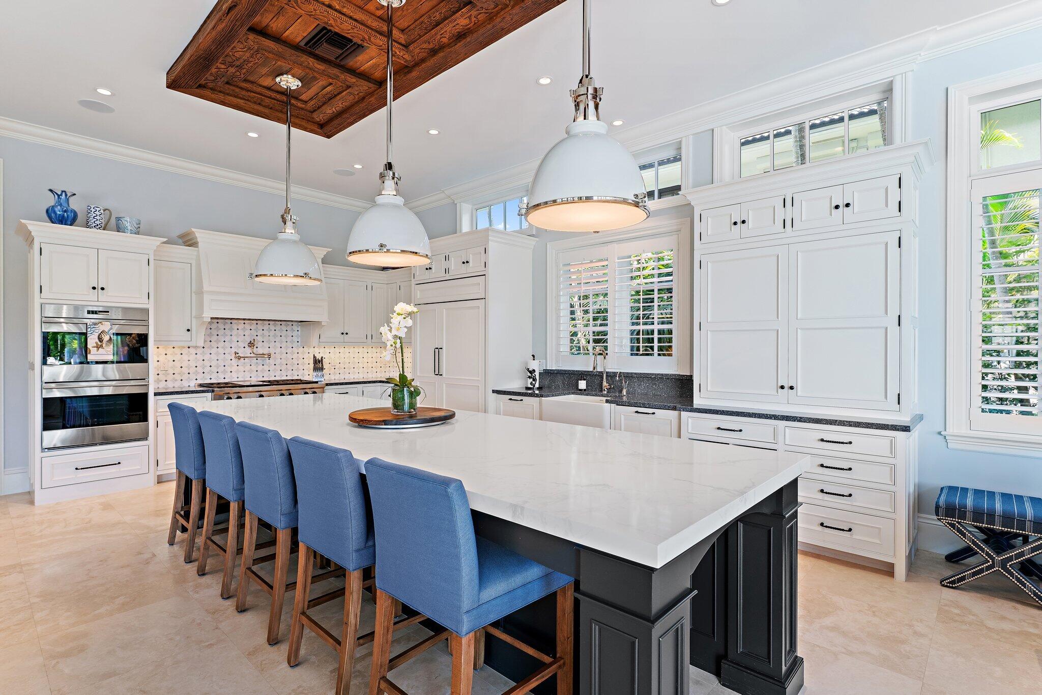 ADMIRALS COVE - Residential