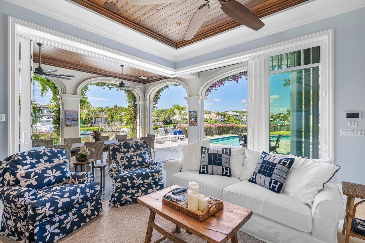 ADMIRALS COVE - Residential